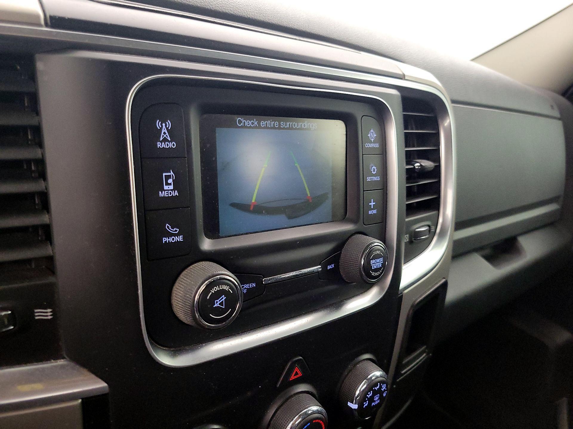 Thumbnail: 2019 RAM 1500 Classic - 15