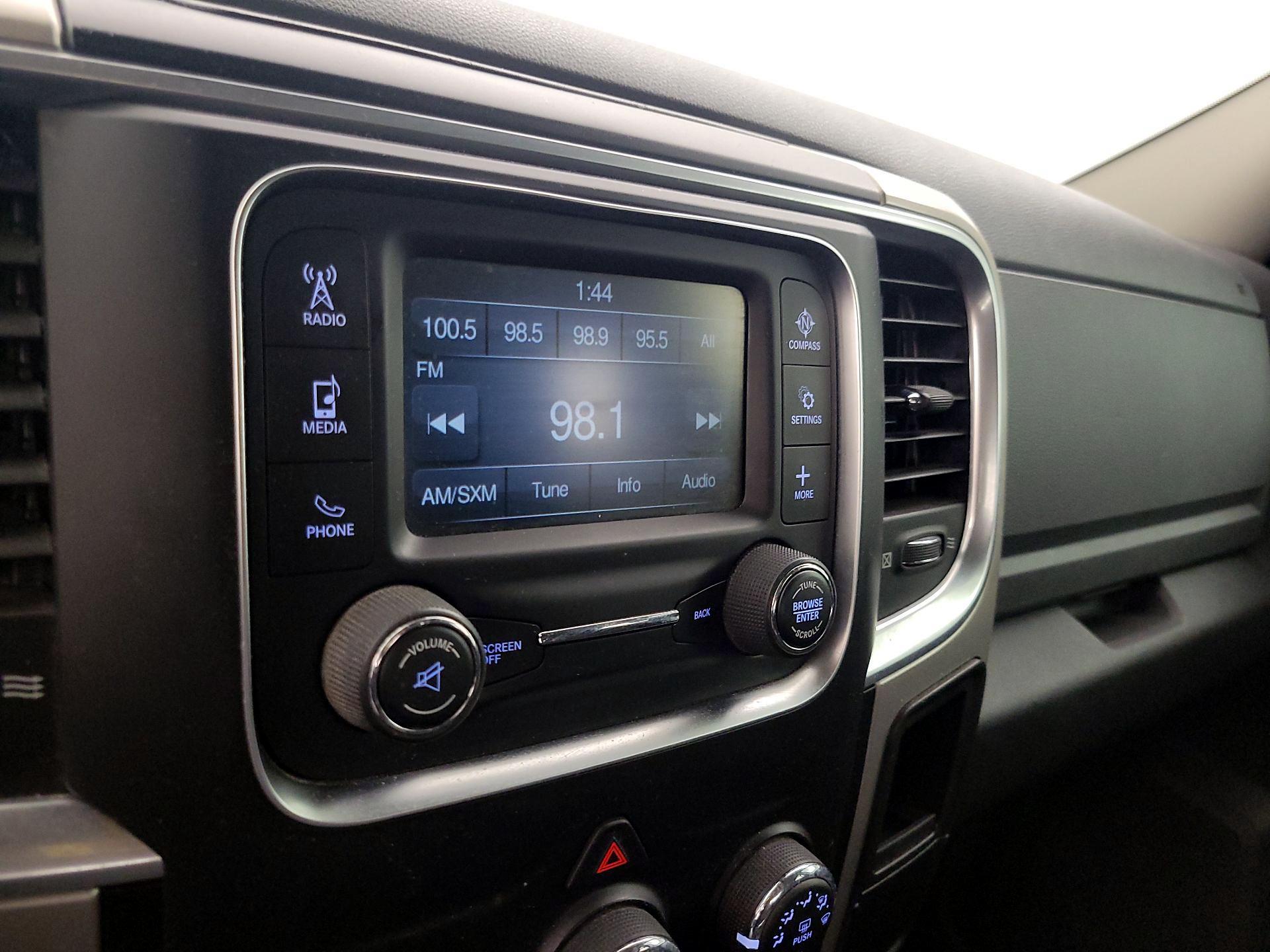 Thumbnail: 2019 RAM 1500 Classic - 16