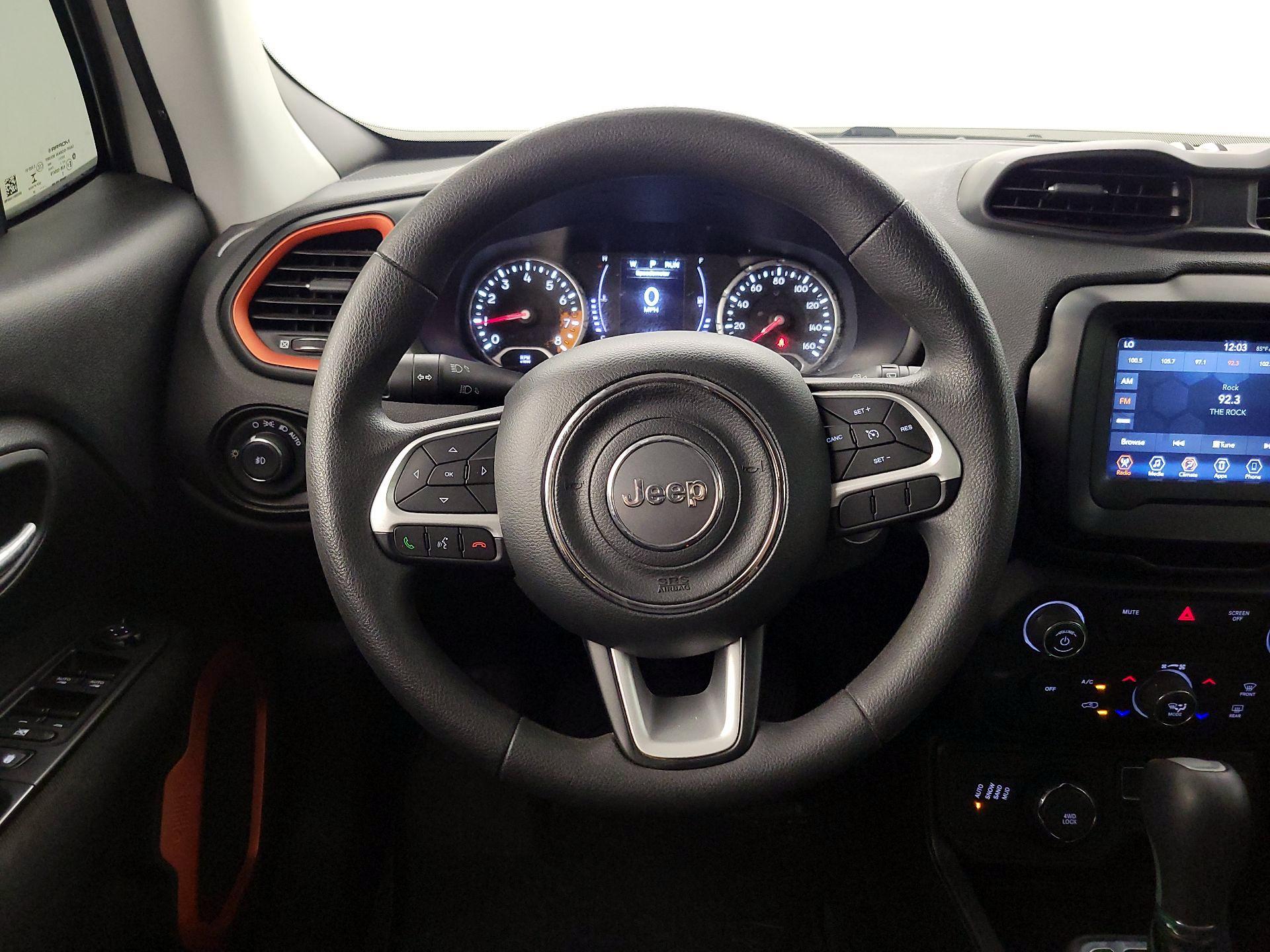 Thumbnail: 2018 Jeep Renegade - 10