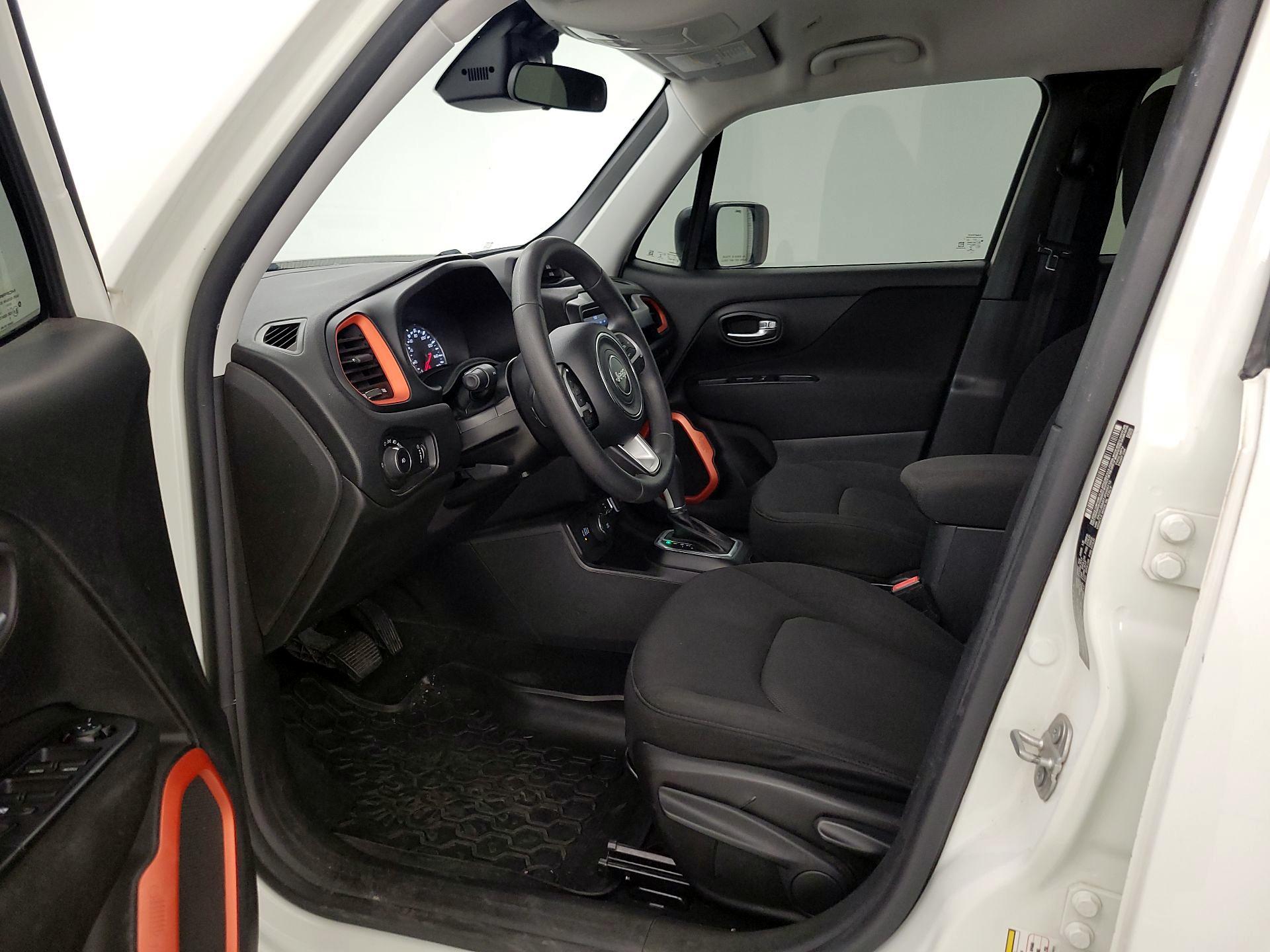 Thumbnail: 2018 Jeep Renegade - 11