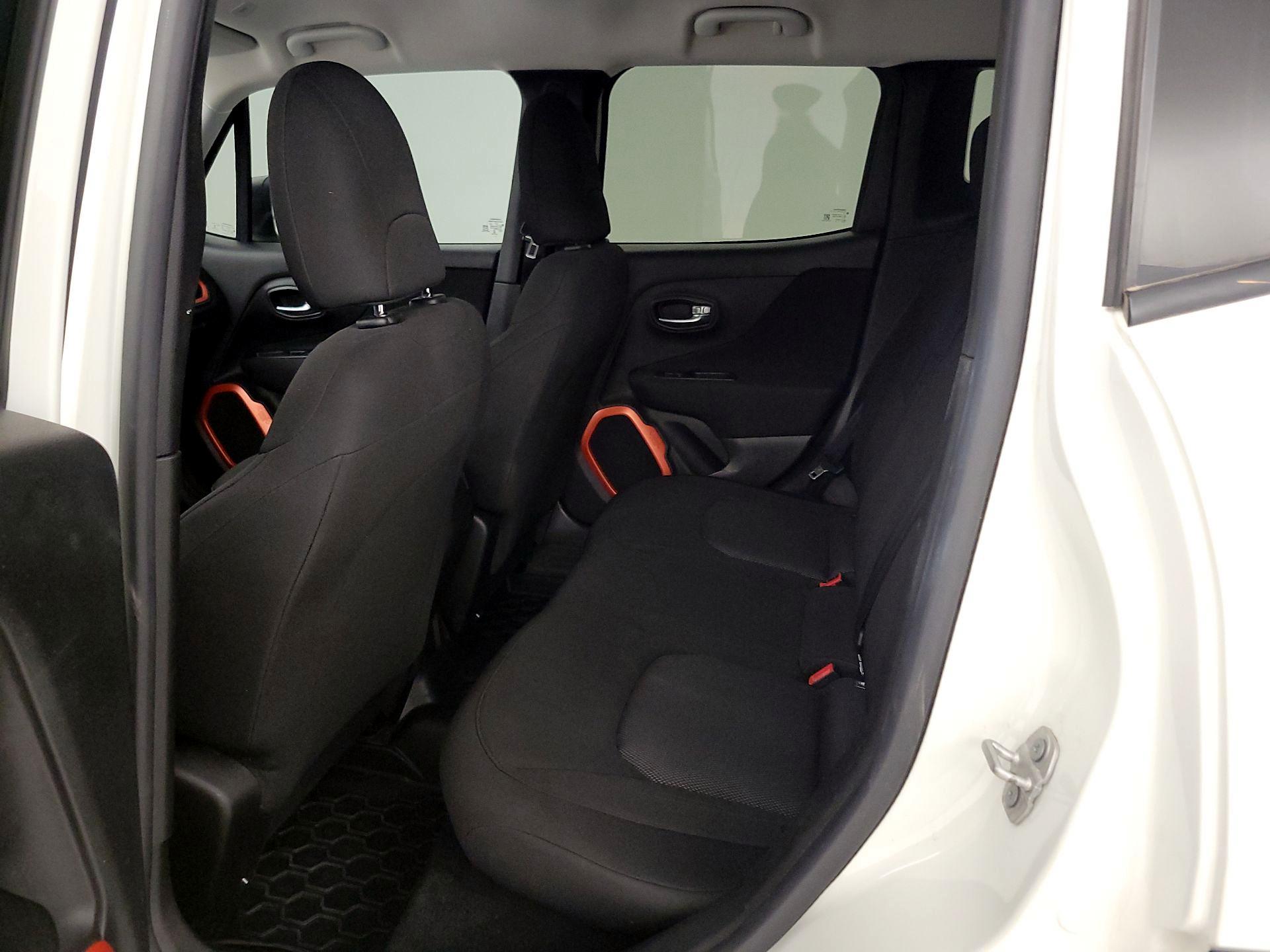 Thumbnail: 2018 Jeep Renegade - 19