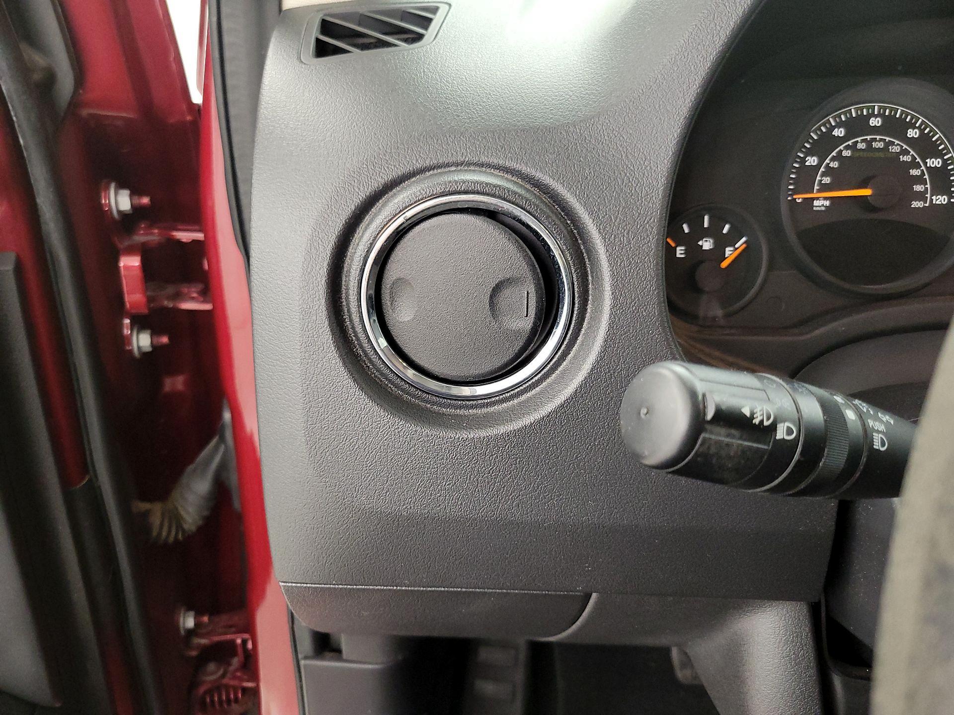Thumbnail: 2014 Jeep Compass - 13