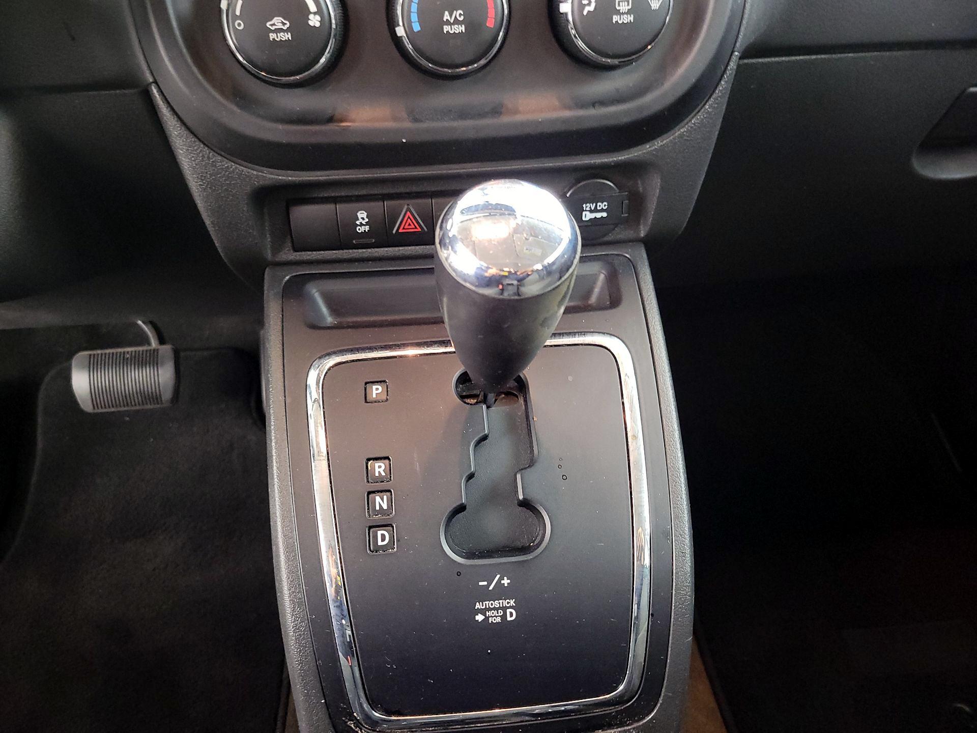 Thumbnail: 2014 Jeep Compass - 16