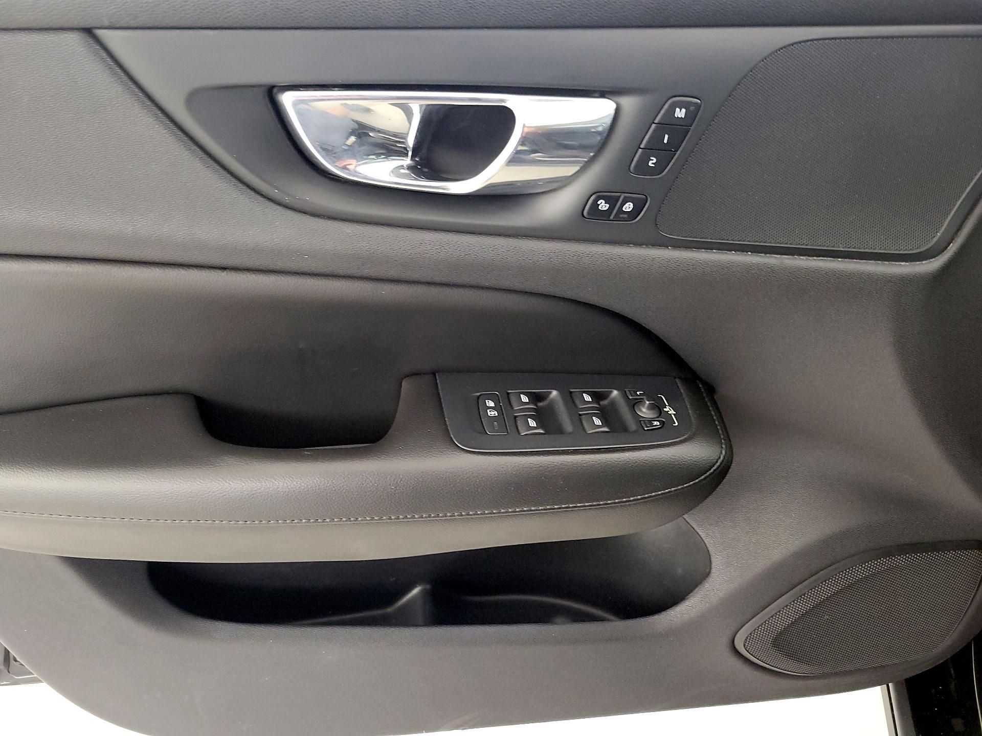 Thumbnail: 2019 Volvo S60 - 12