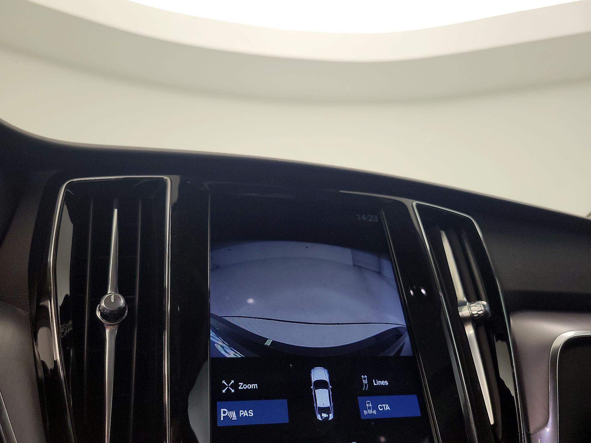 Thumbnail: 2019 Volvo S60 - 14