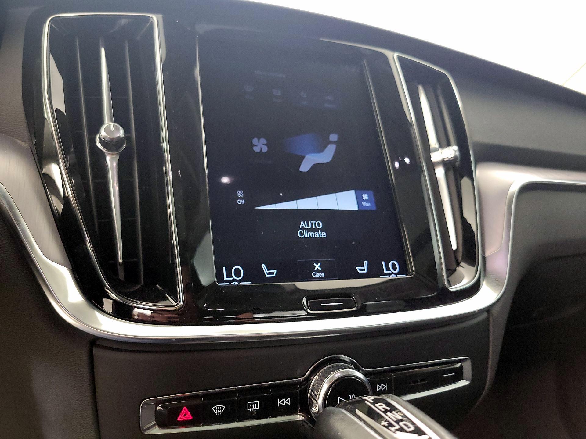 Thumbnail: 2019 Volvo S60 - 16