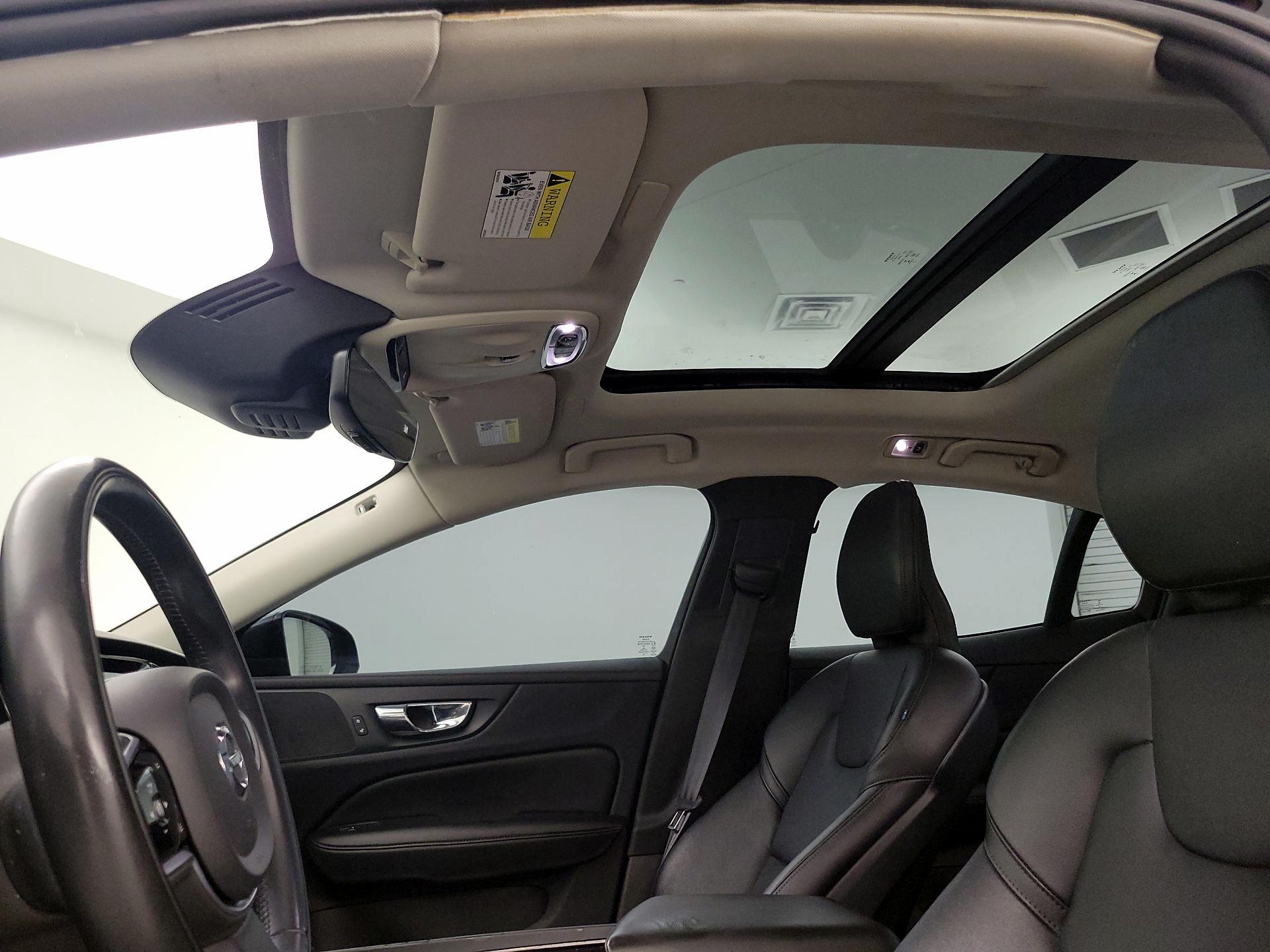 Thumbnail: 2019 Volvo S60 - 19