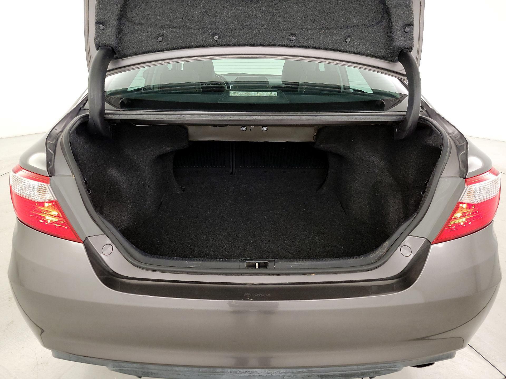 Thumbnail: 2015 Toyota Camry - 20