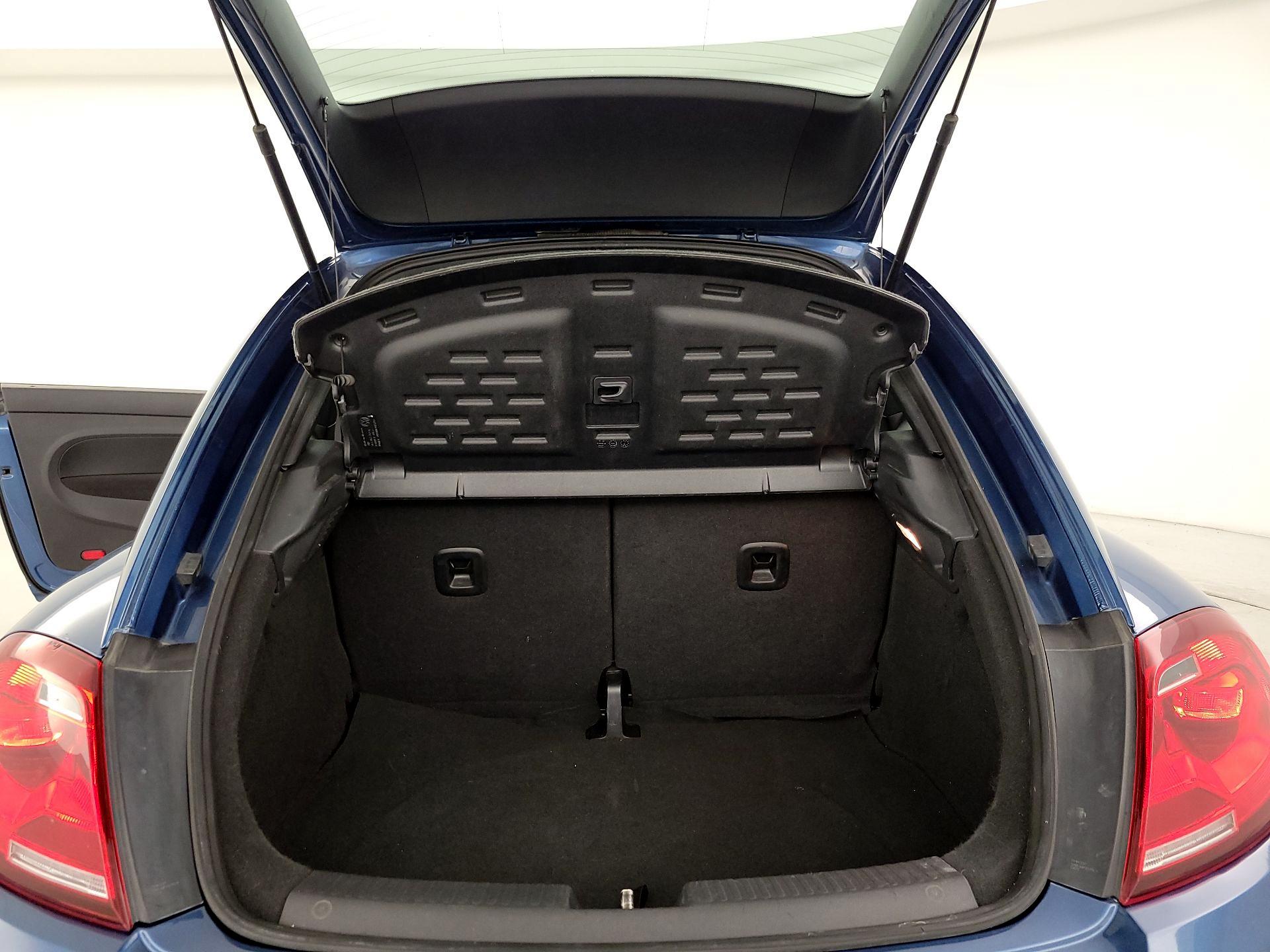 Thumbnail: 2019 Volkswagen Beetle - 20