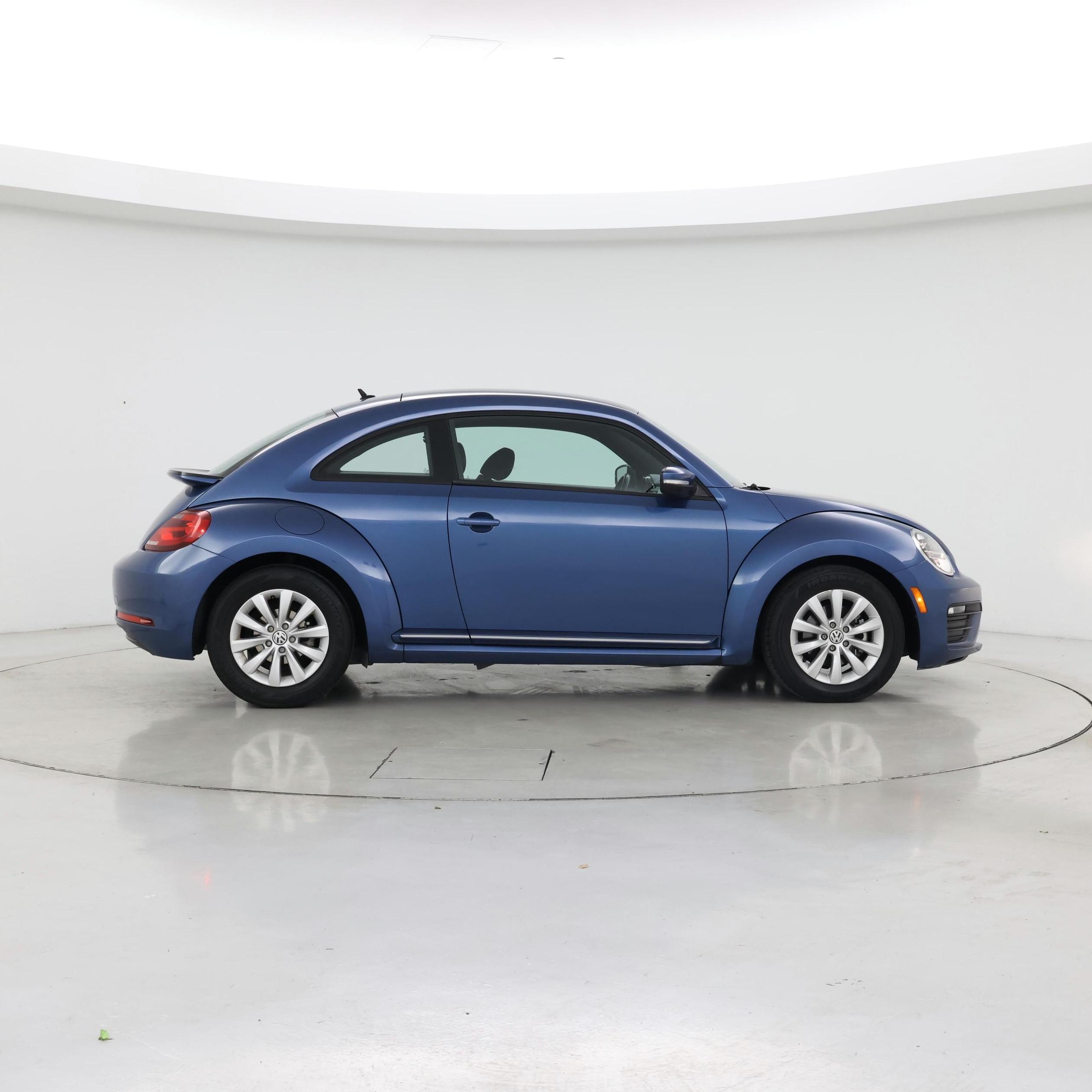 Thumbnail: 2019 Volkswagen Beetle - 7