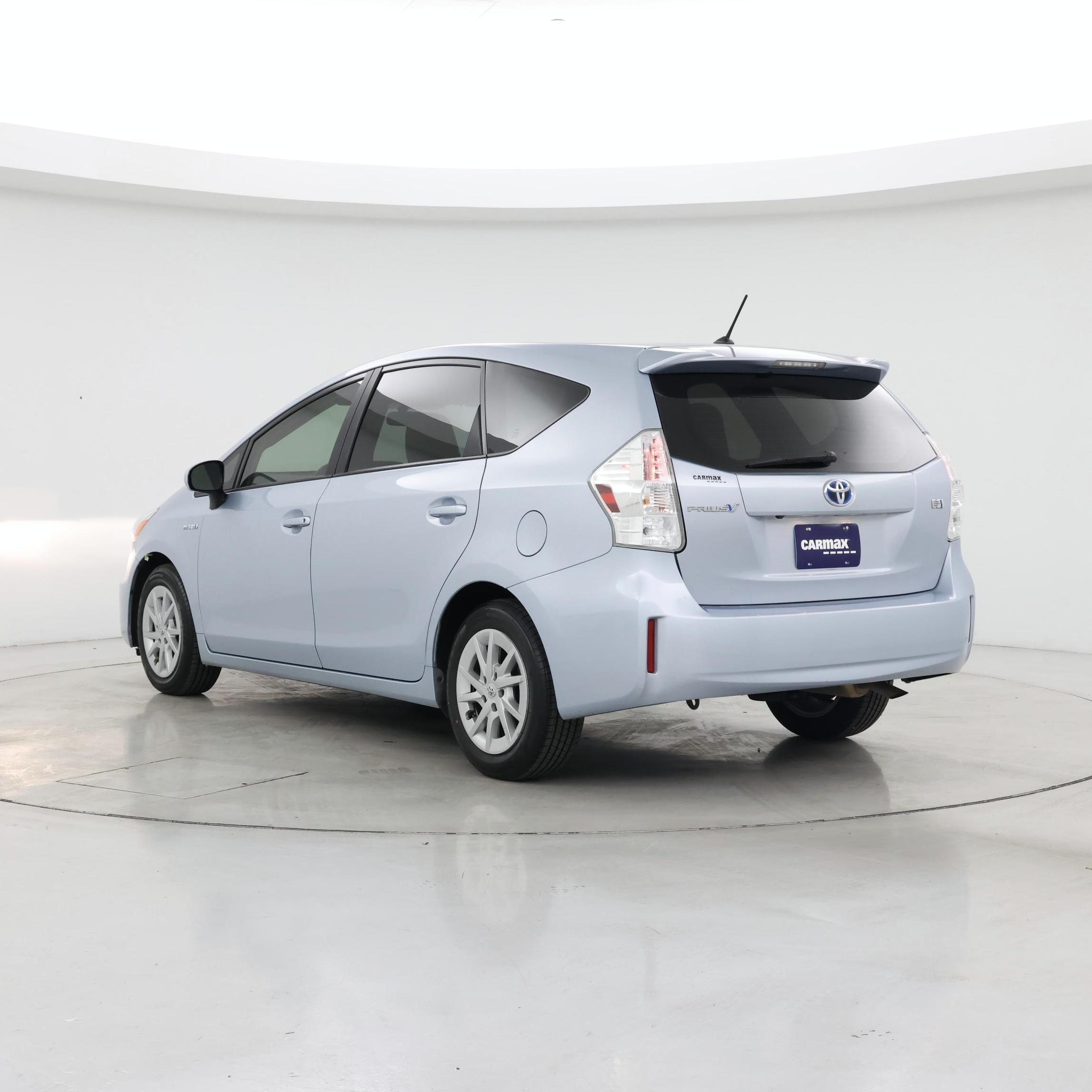 Thumbnail: 2014 Toyota Prius v - 2