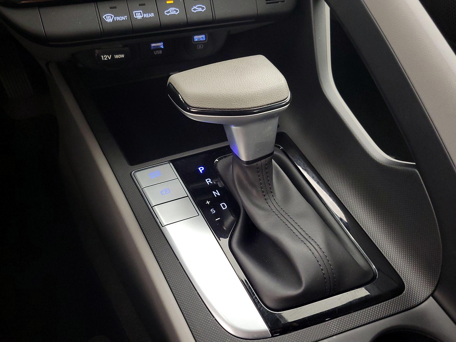Thumbnail: 2023 Hyundai Elantra - 17