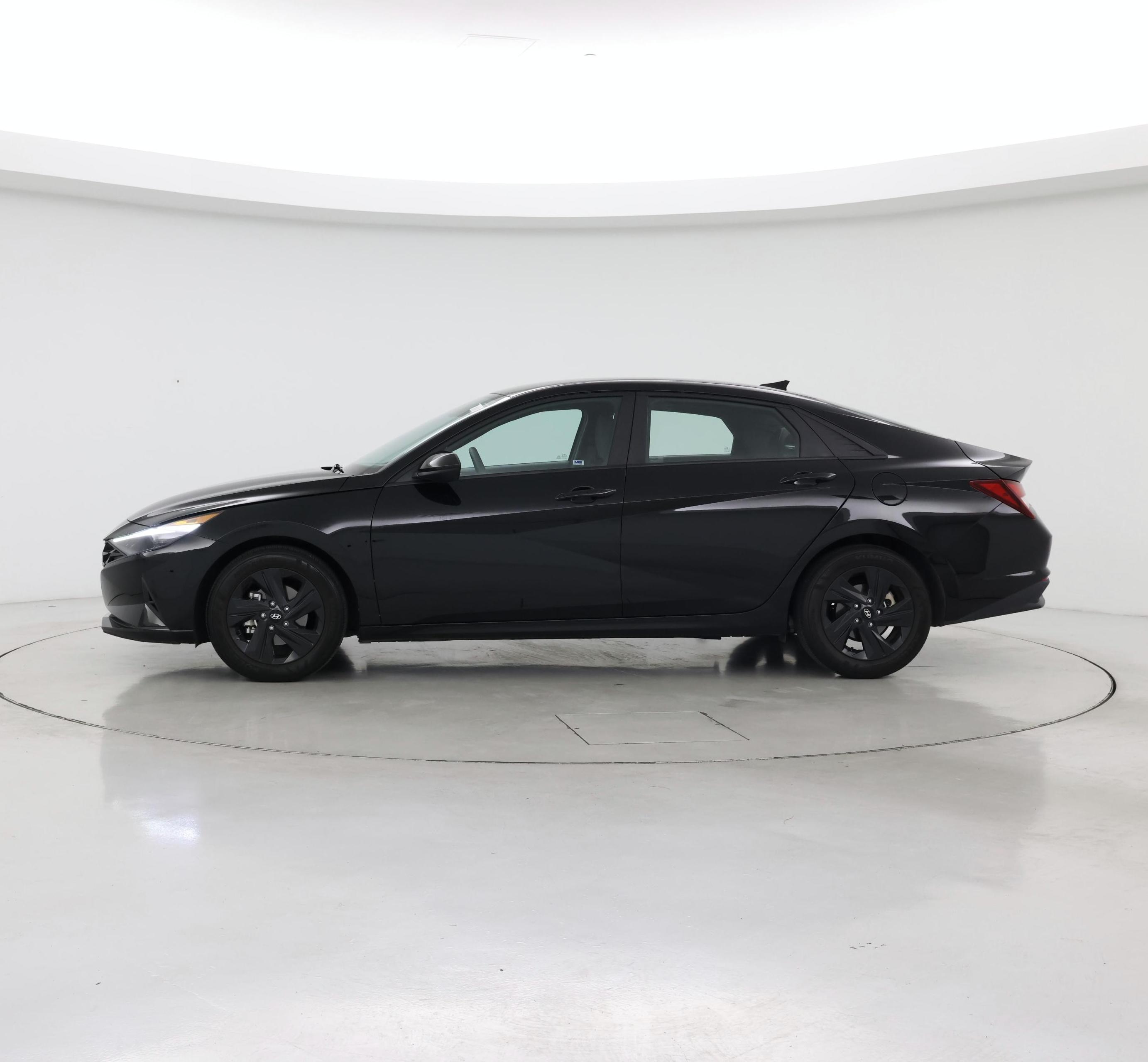 Thumbnail: 2023 Hyundai Elantra - 3
