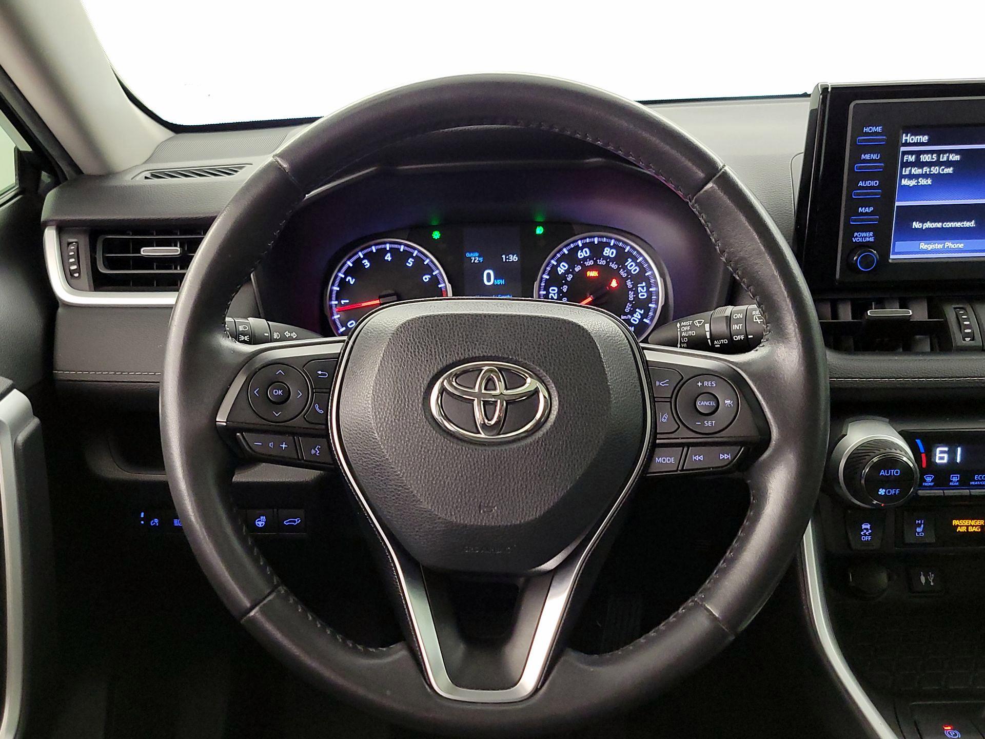 Thumbnail: 2019 Toyota RAV4 - 10