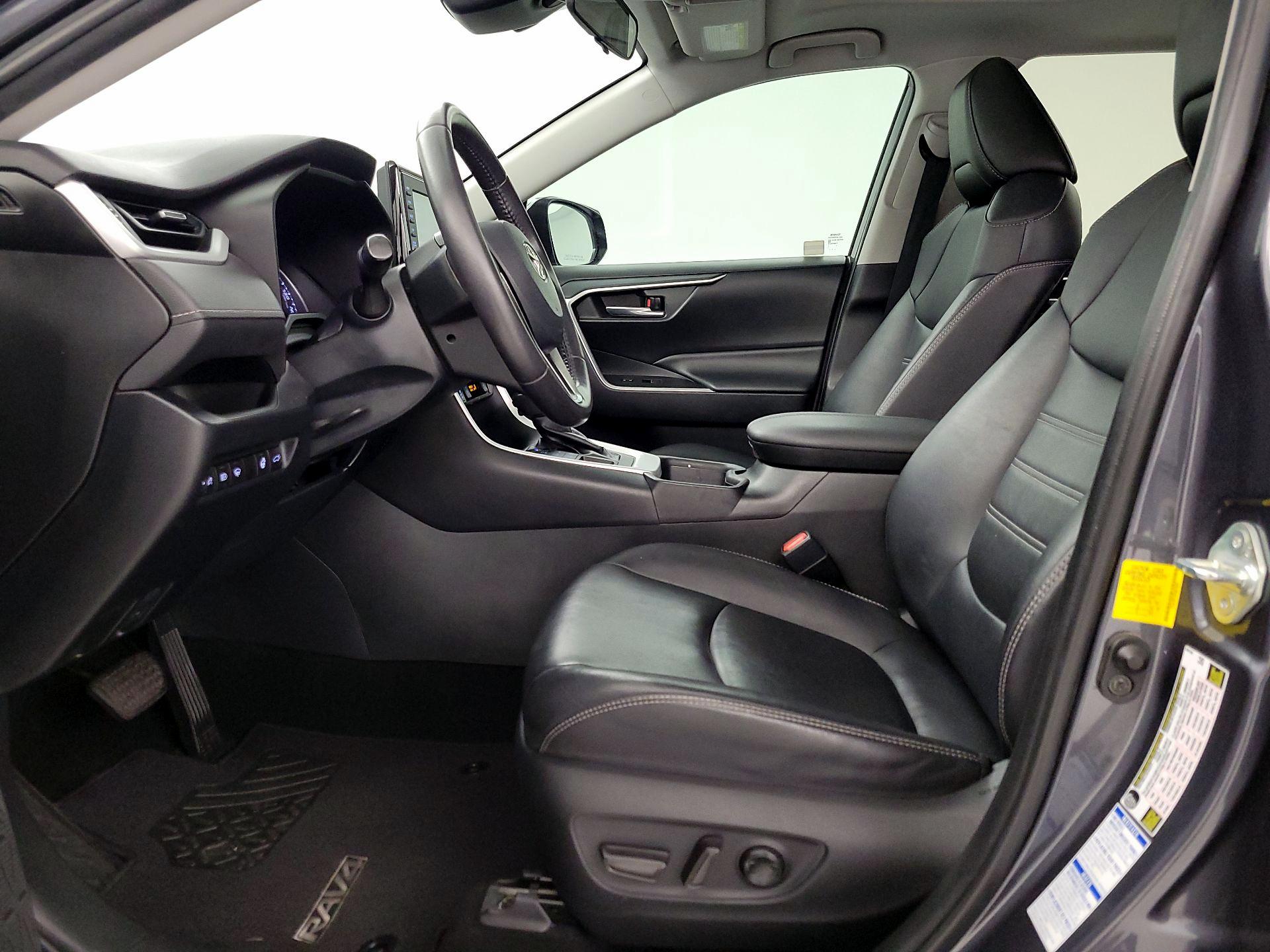 Thumbnail: 2019 Toyota RAV4 - 11