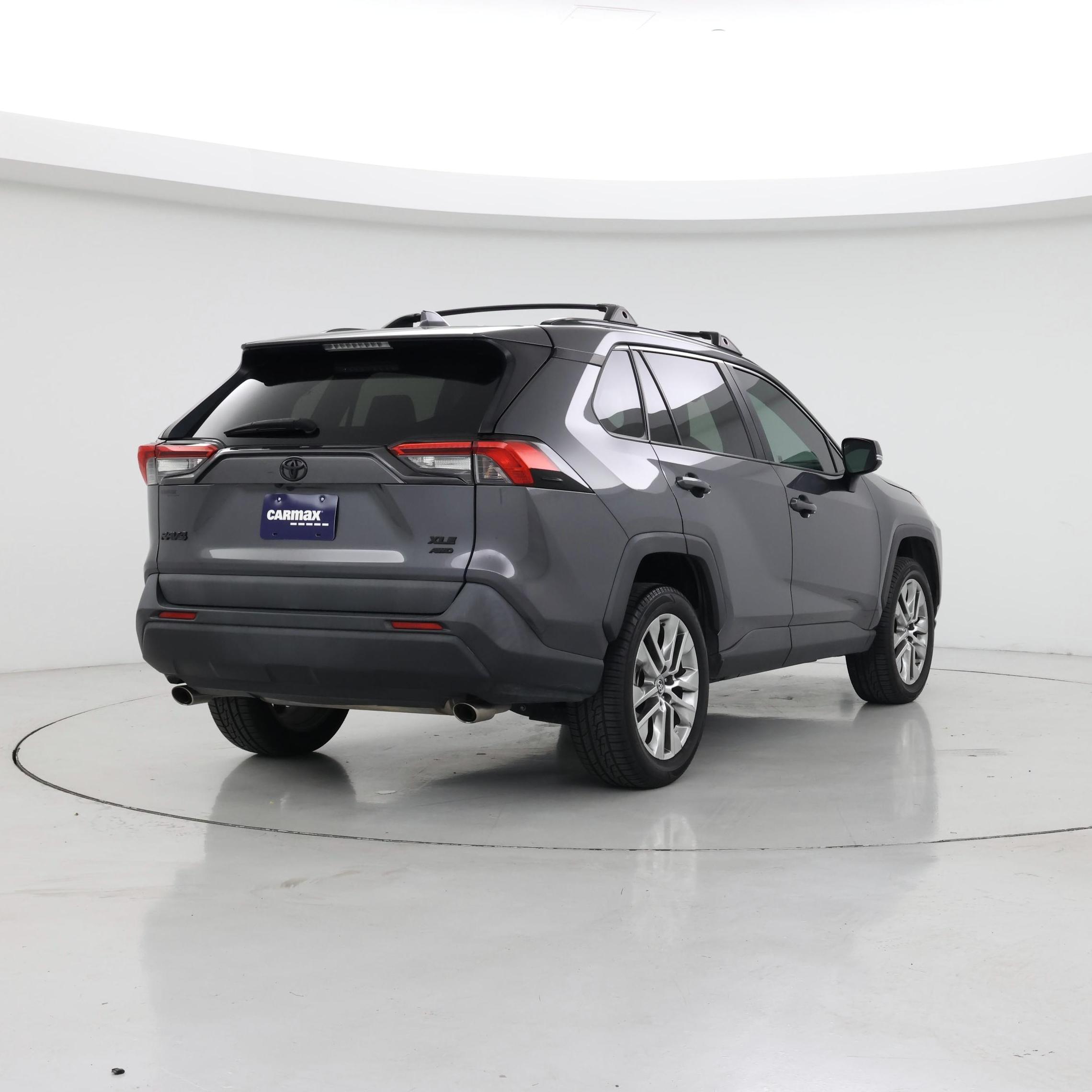 Thumbnail: 2019 Toyota RAV4 - 8