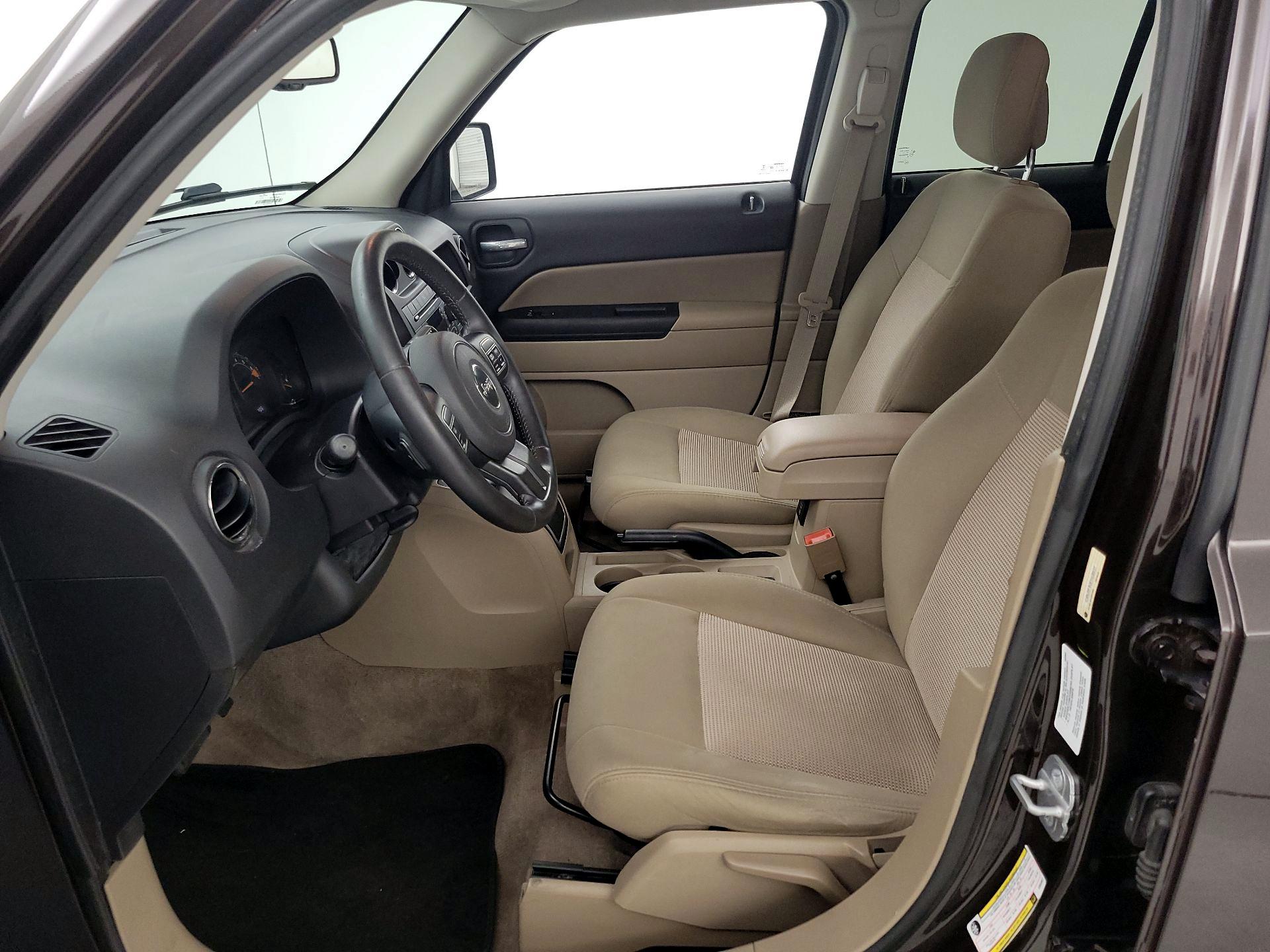 Thumbnail: 2014 Jeep Patriot - 11