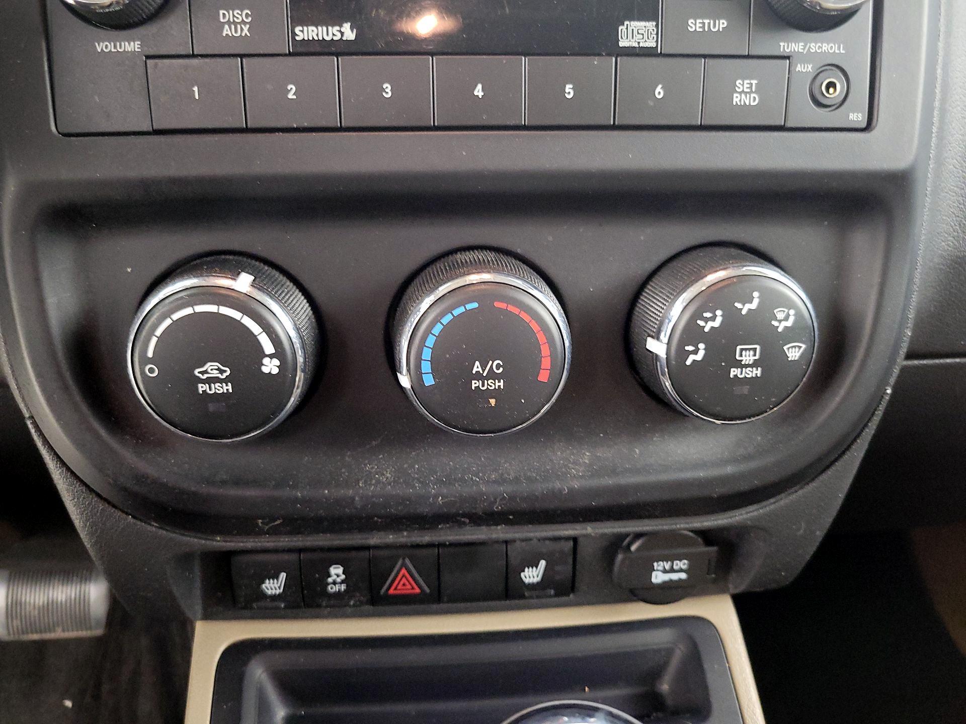 Thumbnail: 2014 Jeep Patriot - 14