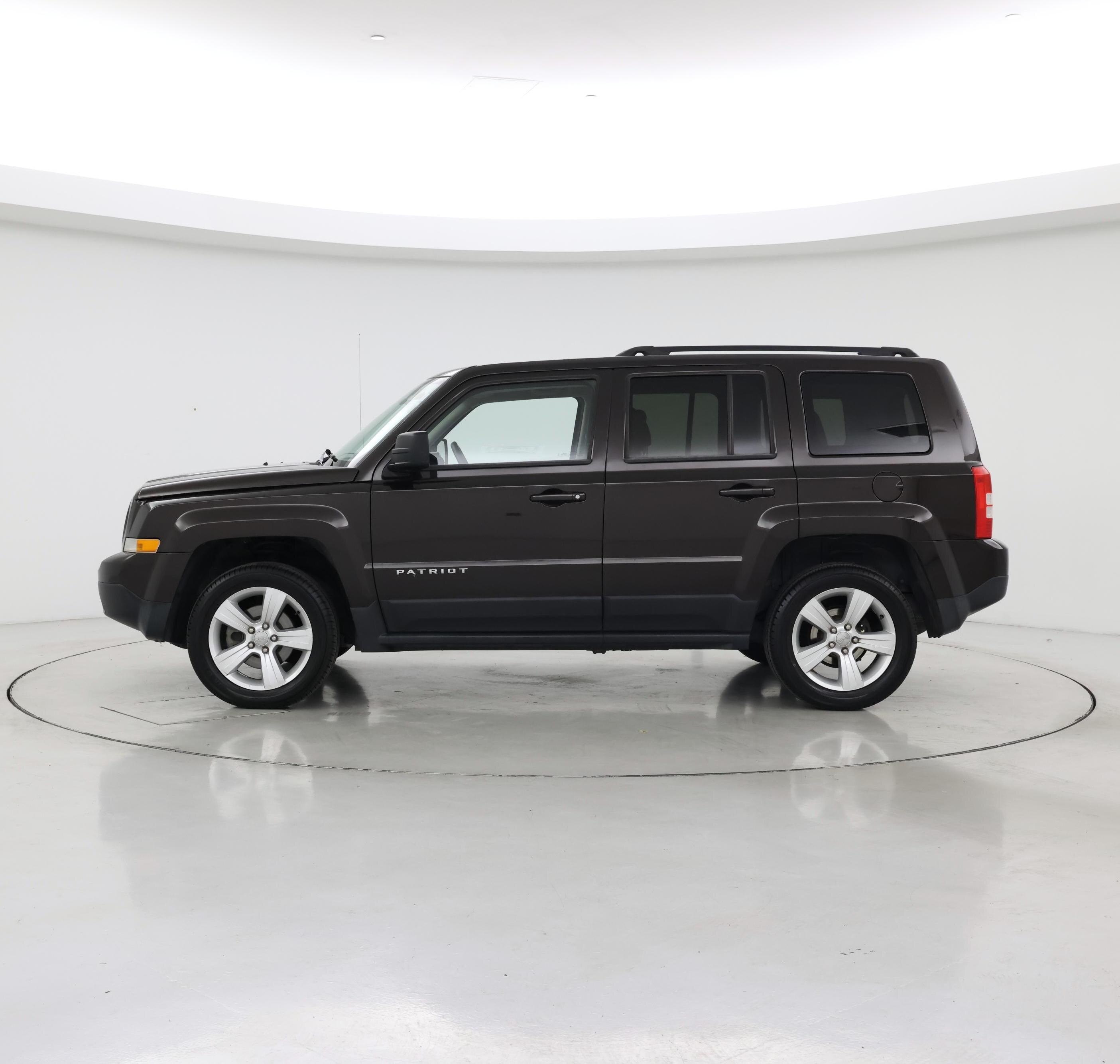 Thumbnail: 2014 Jeep Patriot - 3