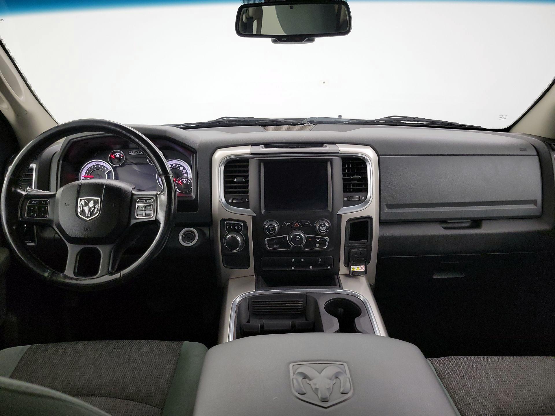 Thumbnail: 2020 RAM 1500 Classic - 9