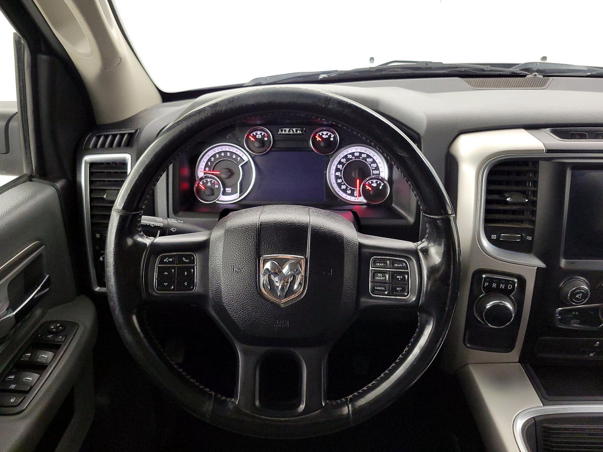 Thumbnail: 2020 RAM 1500 Classic - 10