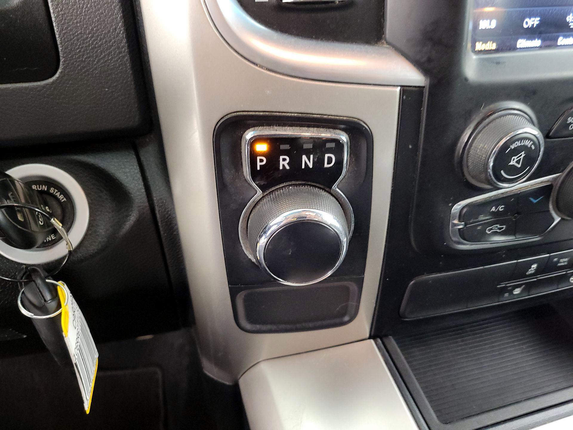 Thumbnail: 2020 RAM 1500 Classic - 18