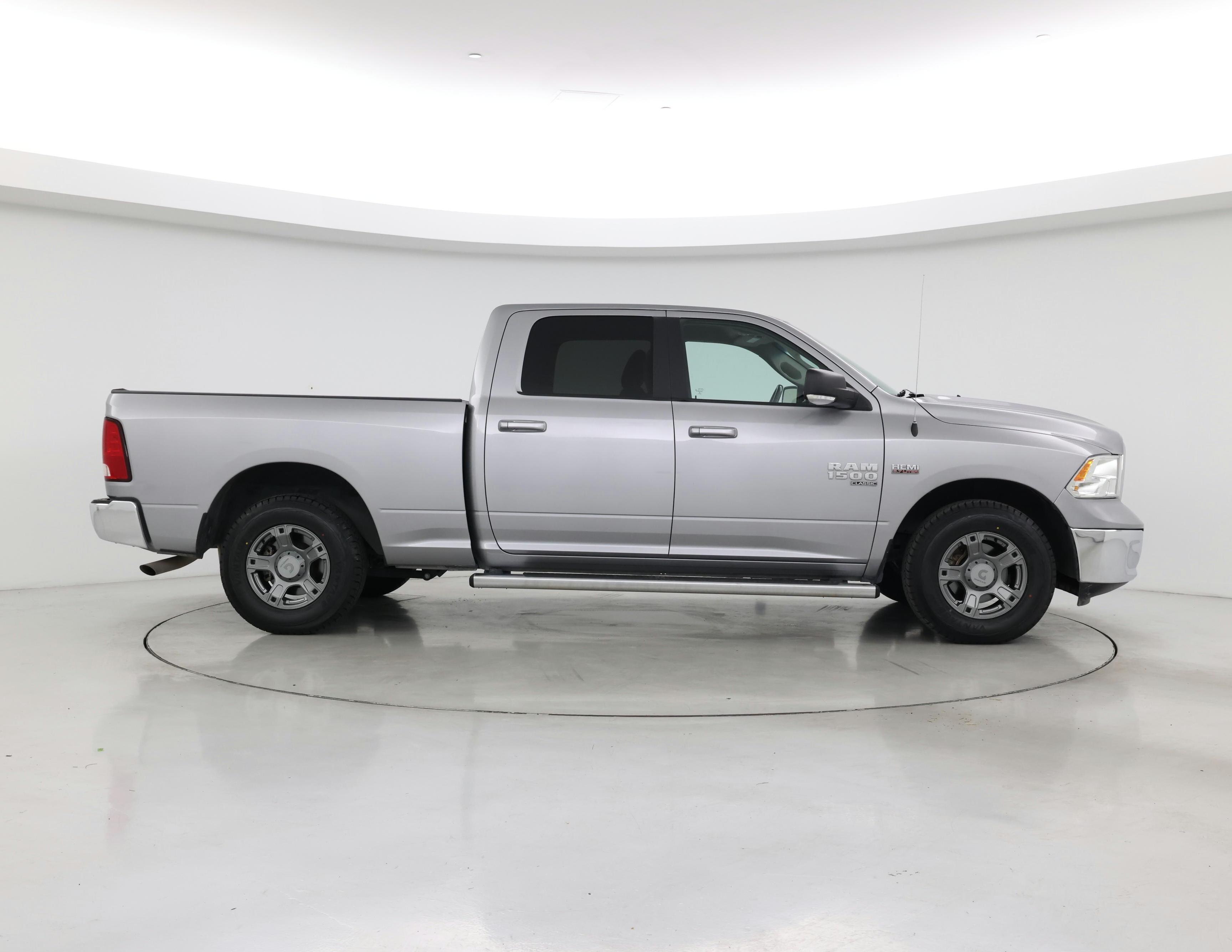 Thumbnail: 2020 RAM 1500 Classic - 7