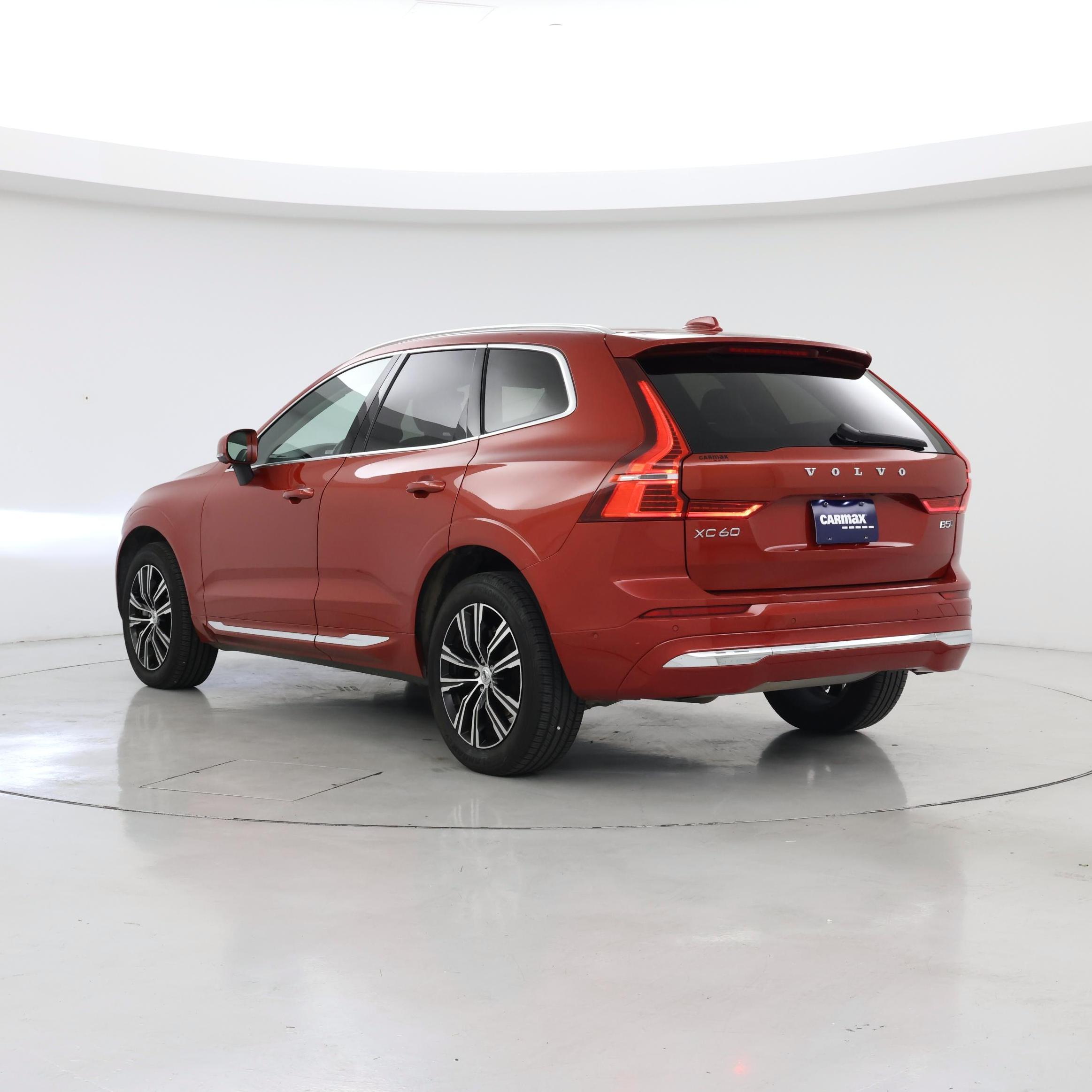 Thumbnail: 2022 Volvo XC60 - 2