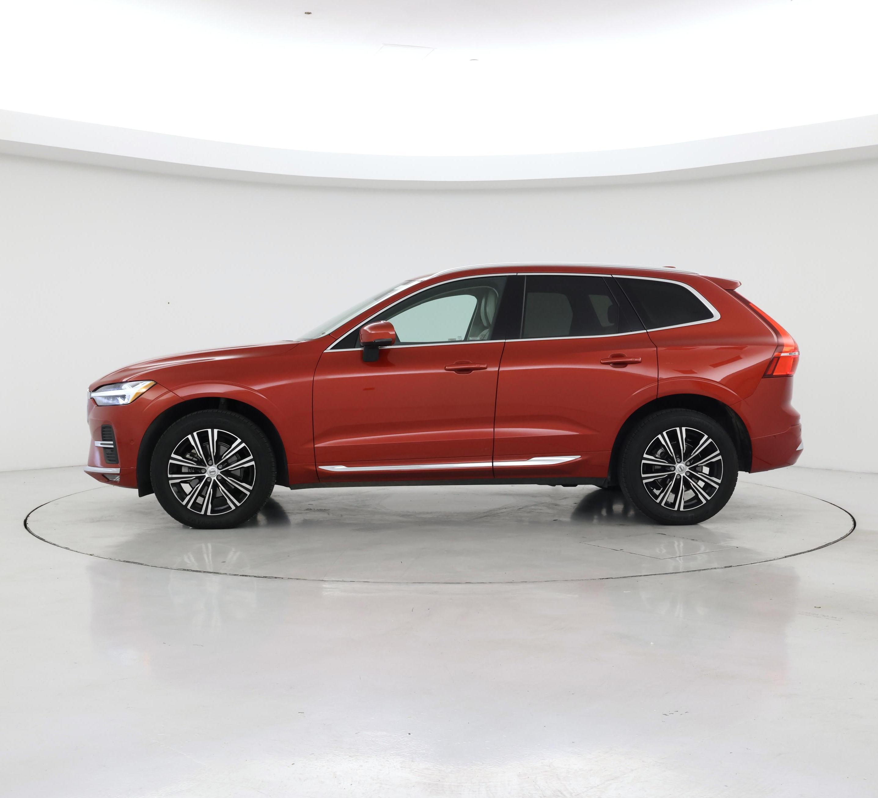 Thumbnail: 2022 Volvo XC60 - 3