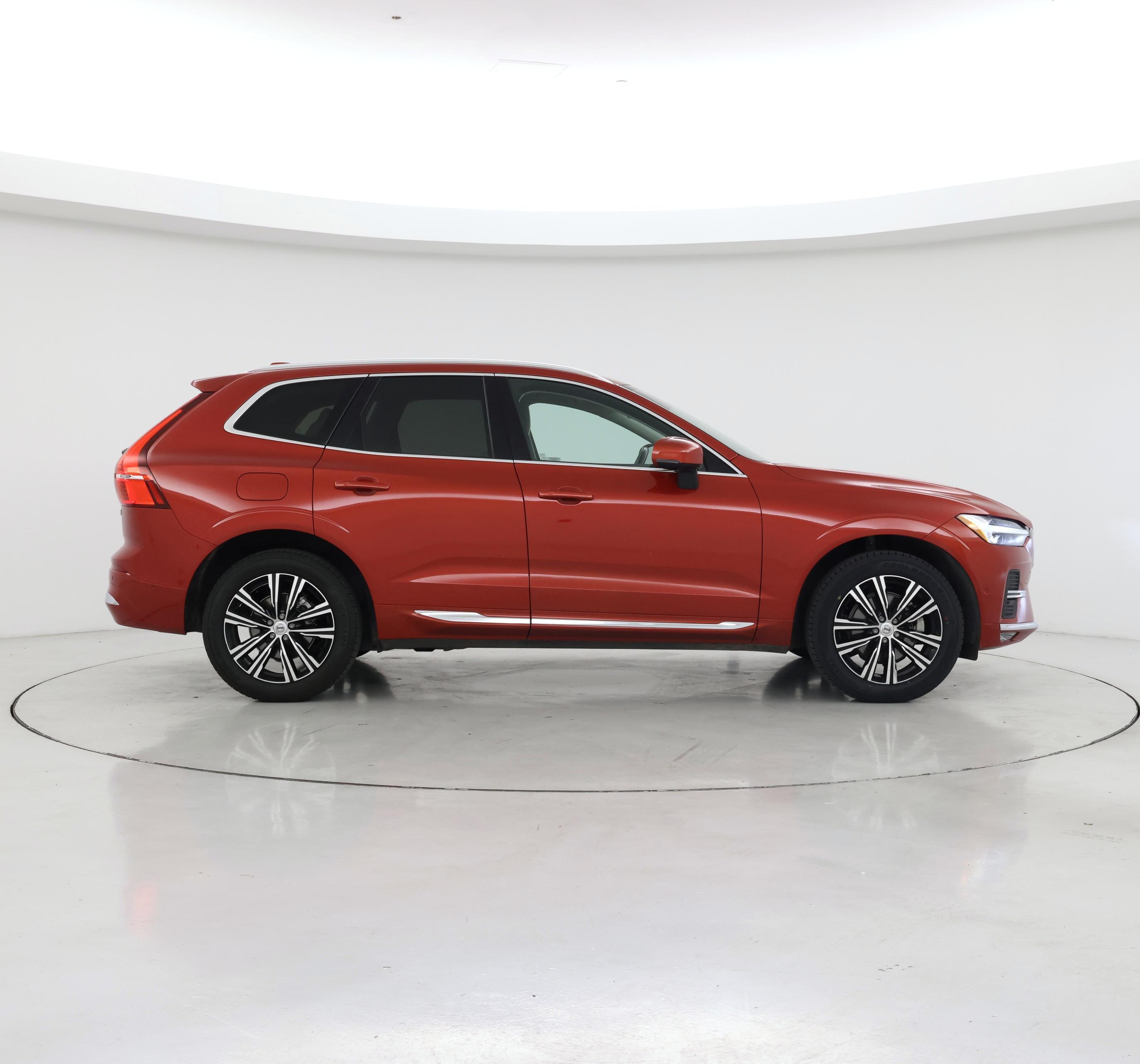 Thumbnail: 2022 Volvo XC60 - 7