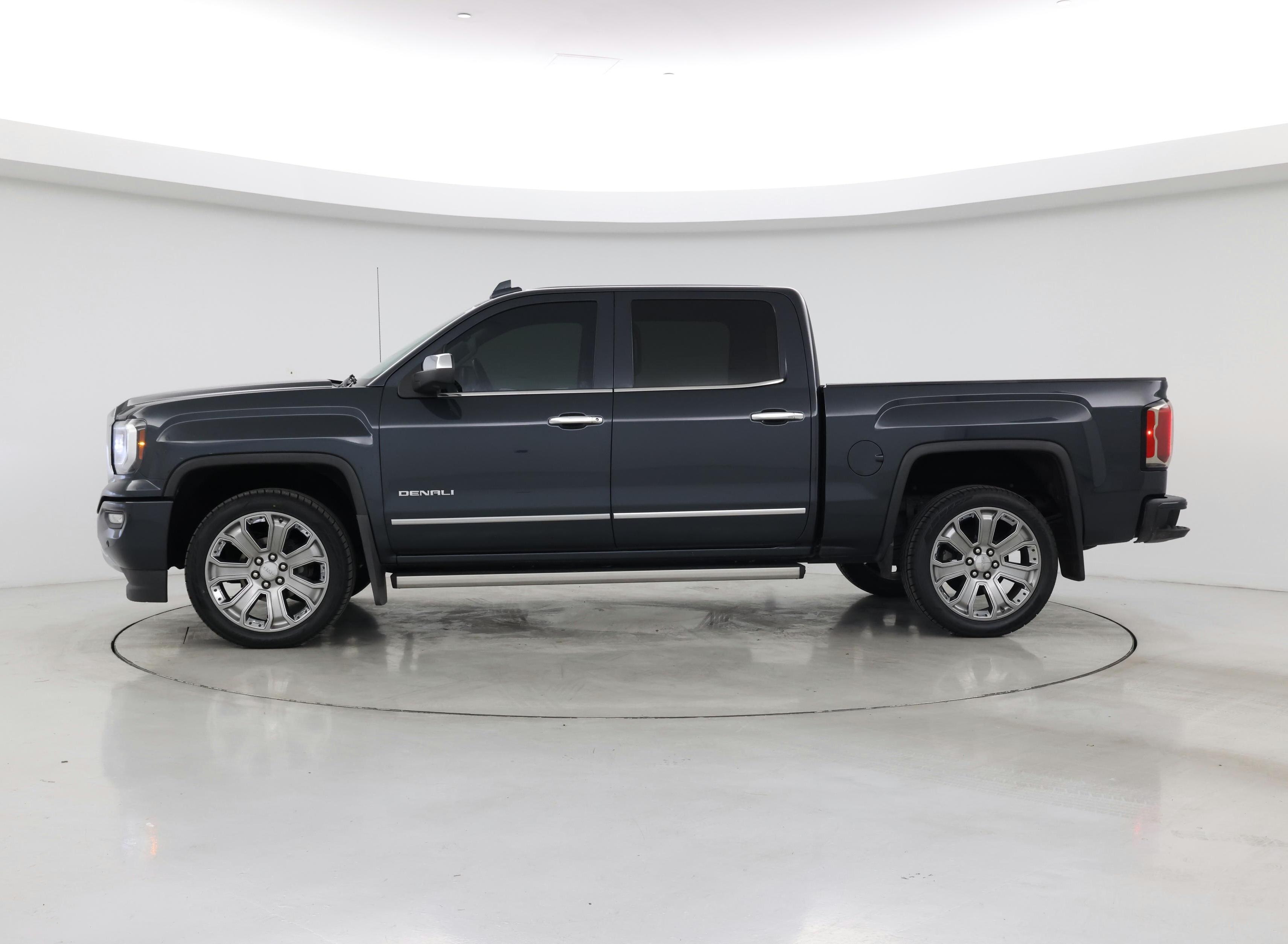 Thumbnail: 2018 GMC Sierra 1500 - 3