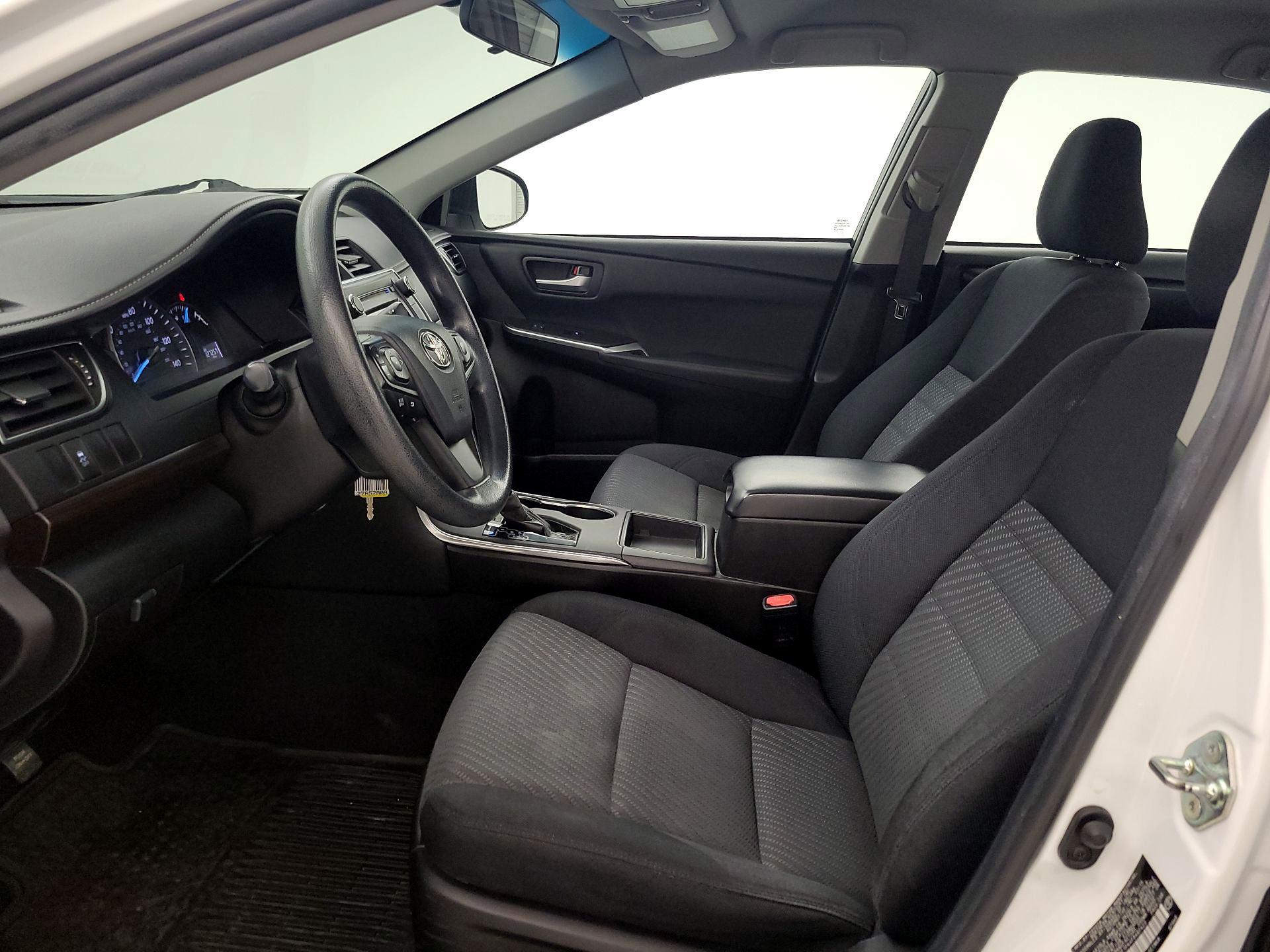Thumbnail: 2015 Toyota Camry - 11