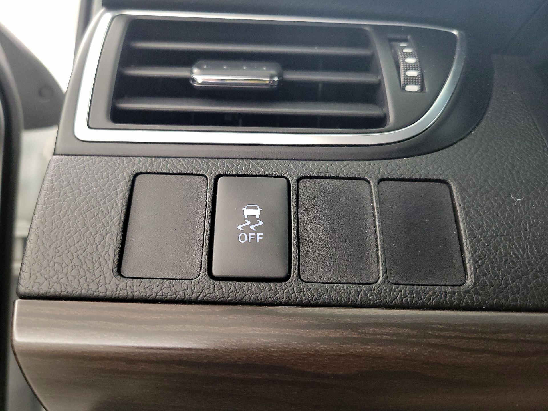 Thumbnail: 2015 Toyota Camry - 13