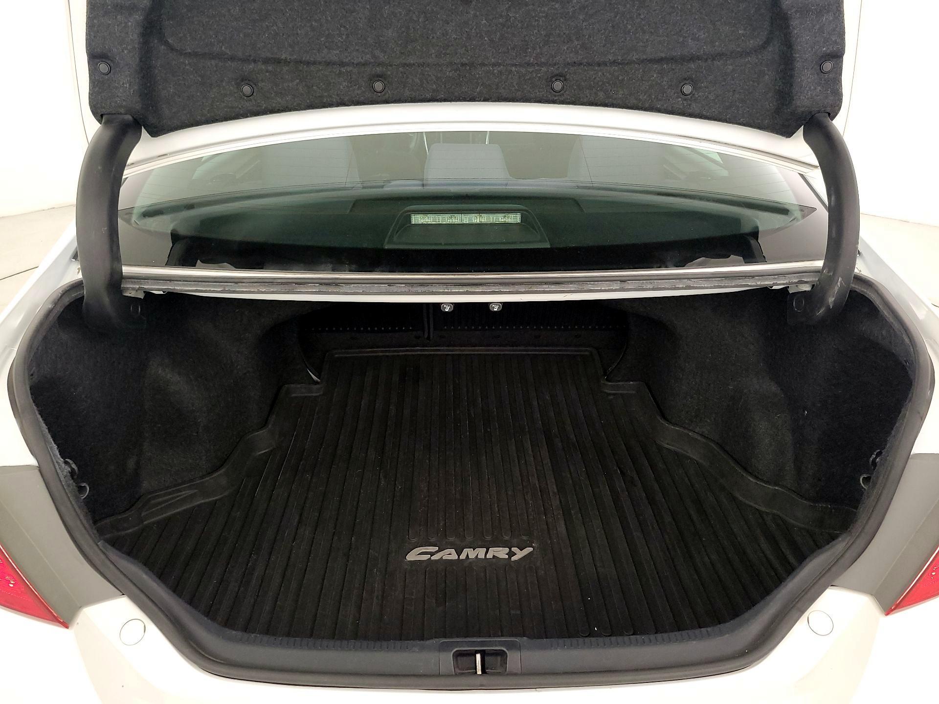 Thumbnail: 2015 Toyota Camry - 20