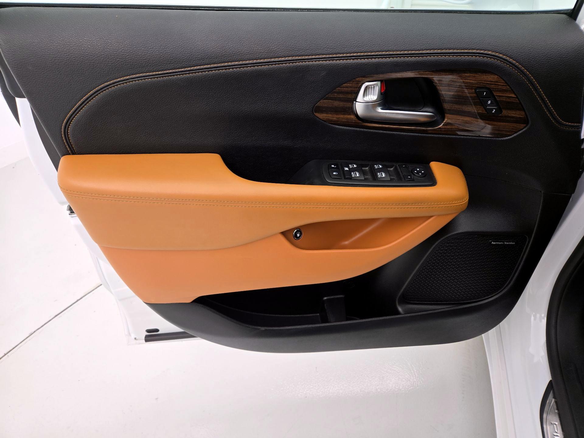 Thumbnail: 2022 Chrysler Pacifica - 12