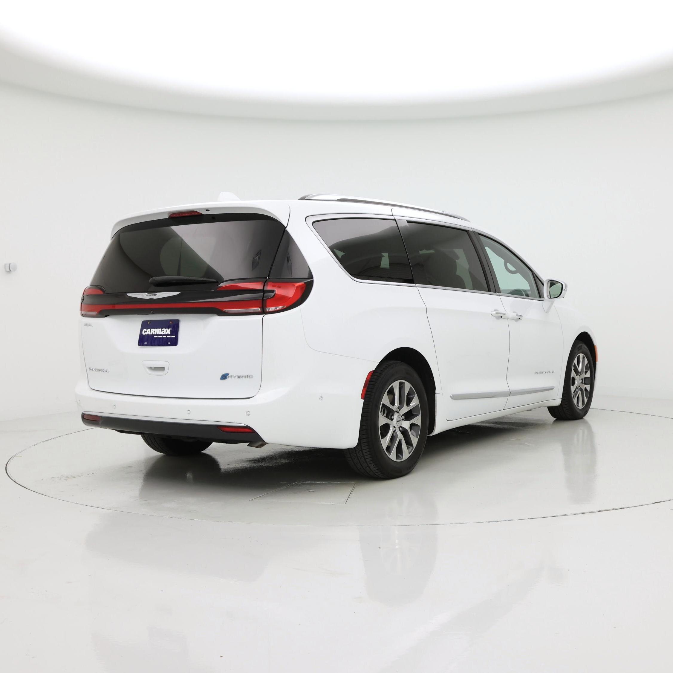 Thumbnail: 2022 Chrysler Pacifica - 8