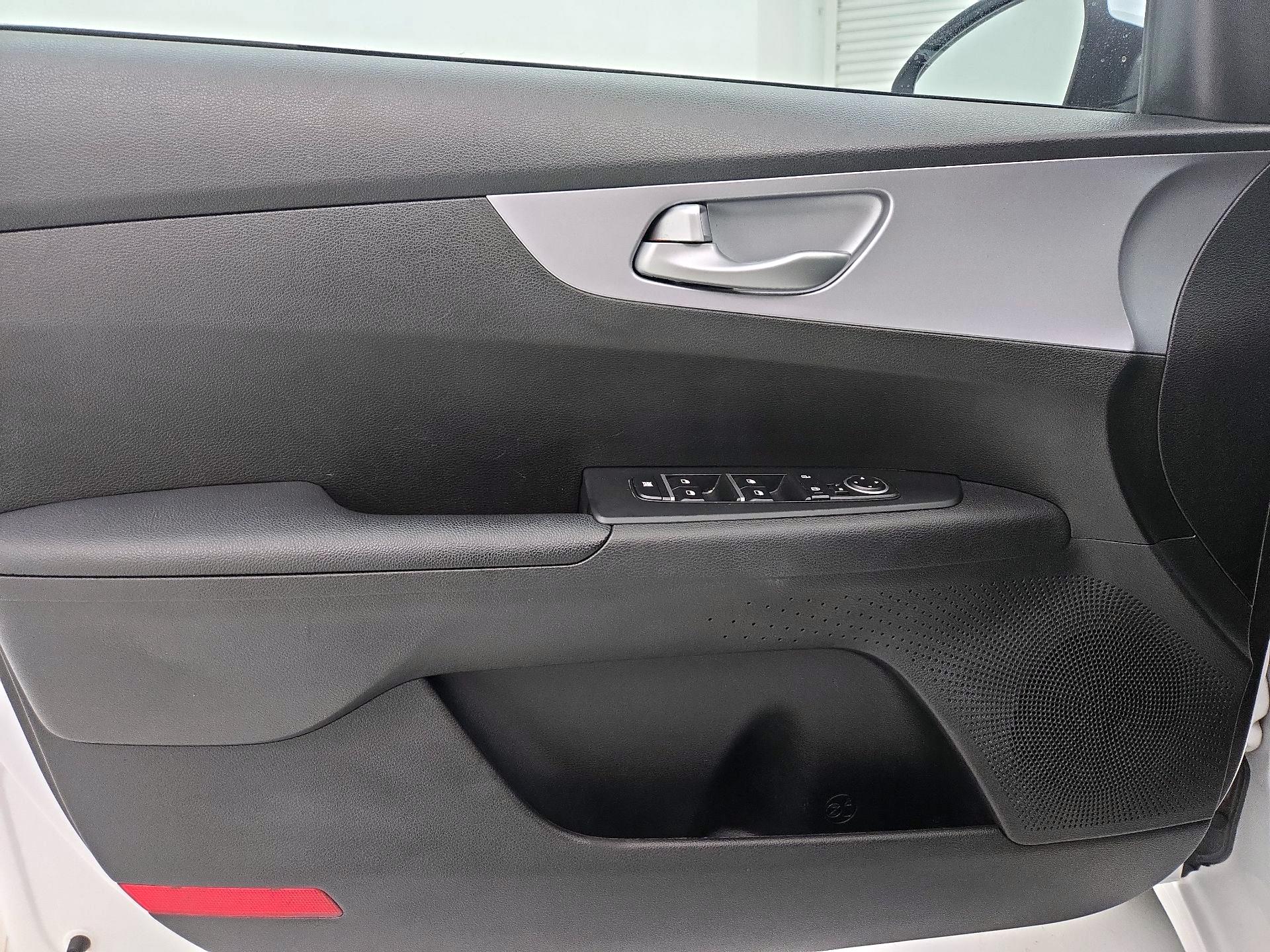 Thumbnail: 2023 Kia Forte - 12