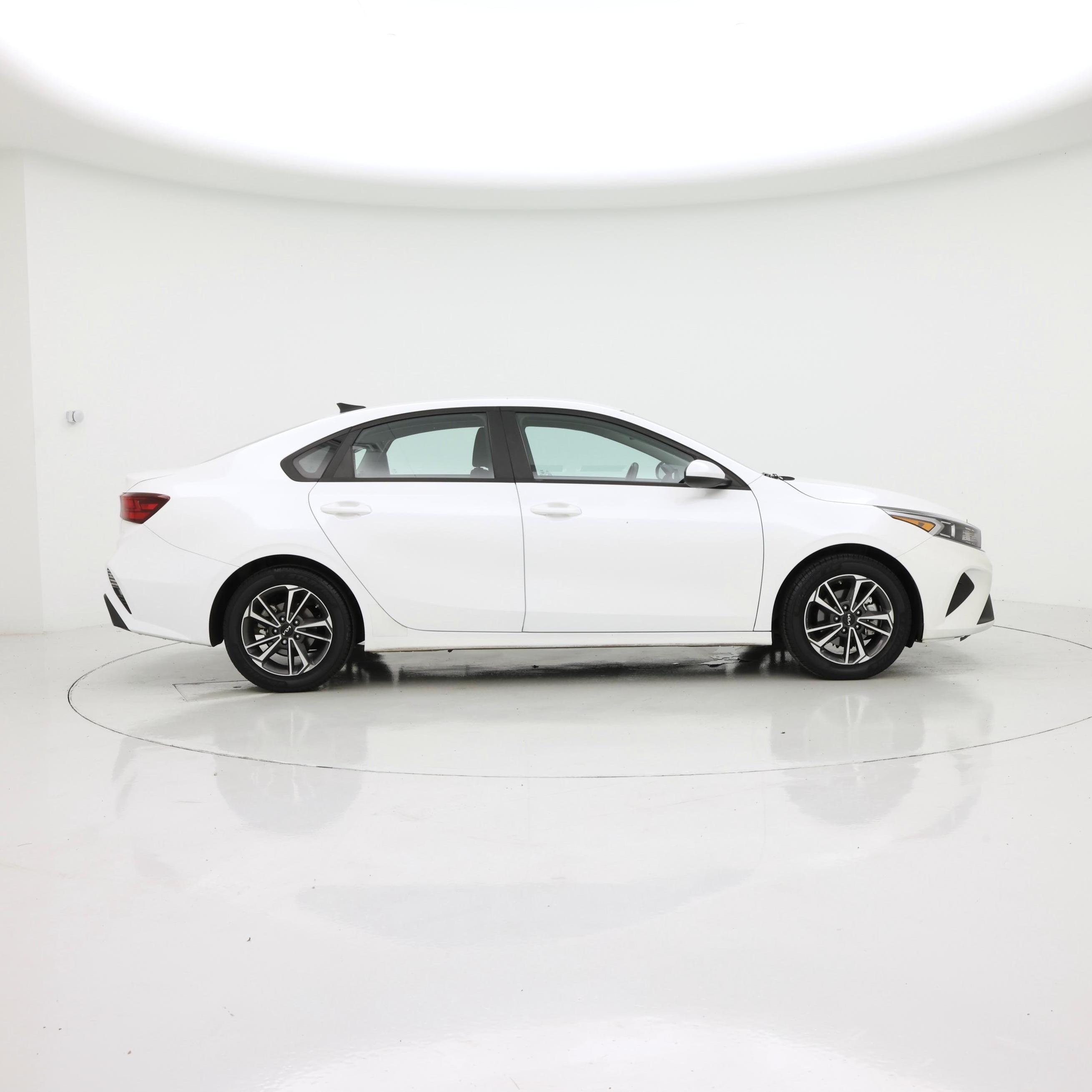 Thumbnail: 2023 Kia Forte - 7