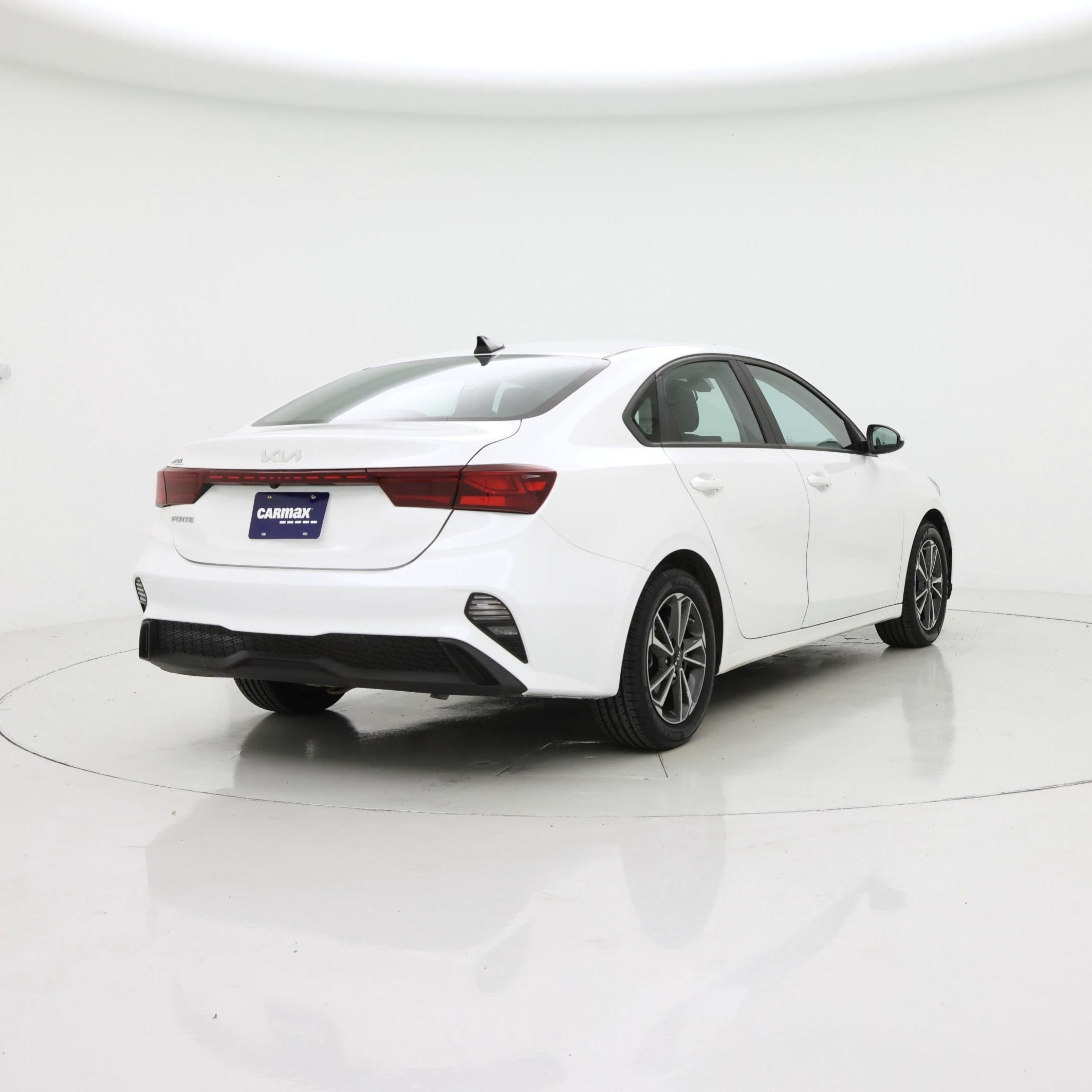 Thumbnail: 2023 Kia Forte - 8
