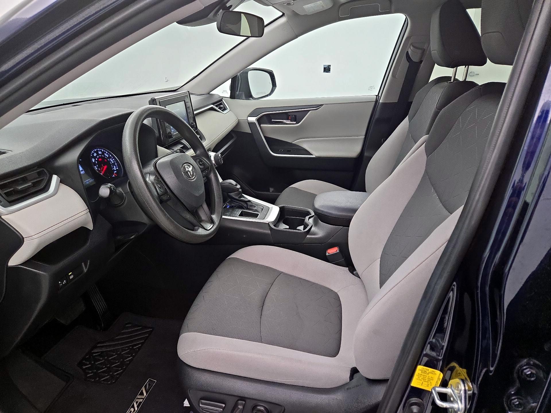 Thumbnail: 2020 Toyota RAV4 - 11