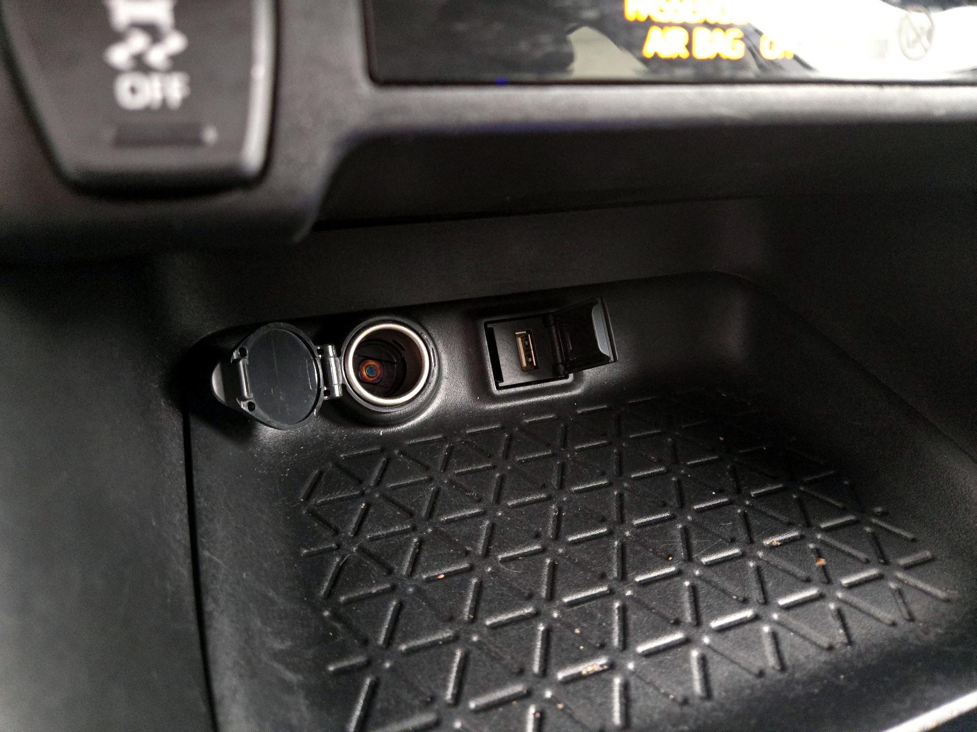 Thumbnail: 2020 Toyota RAV4 - 18