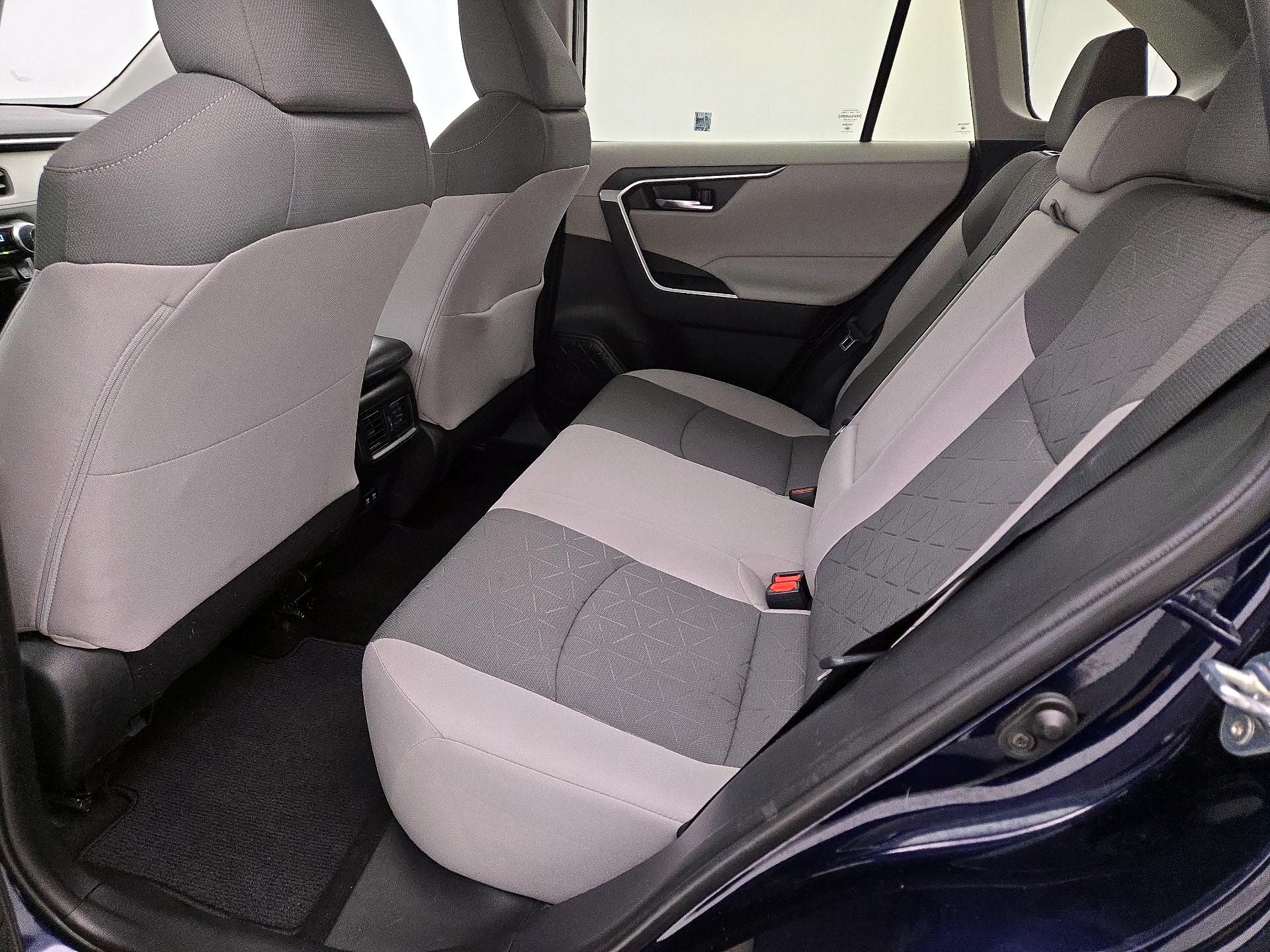 Thumbnail: 2020 Toyota RAV4 - 19