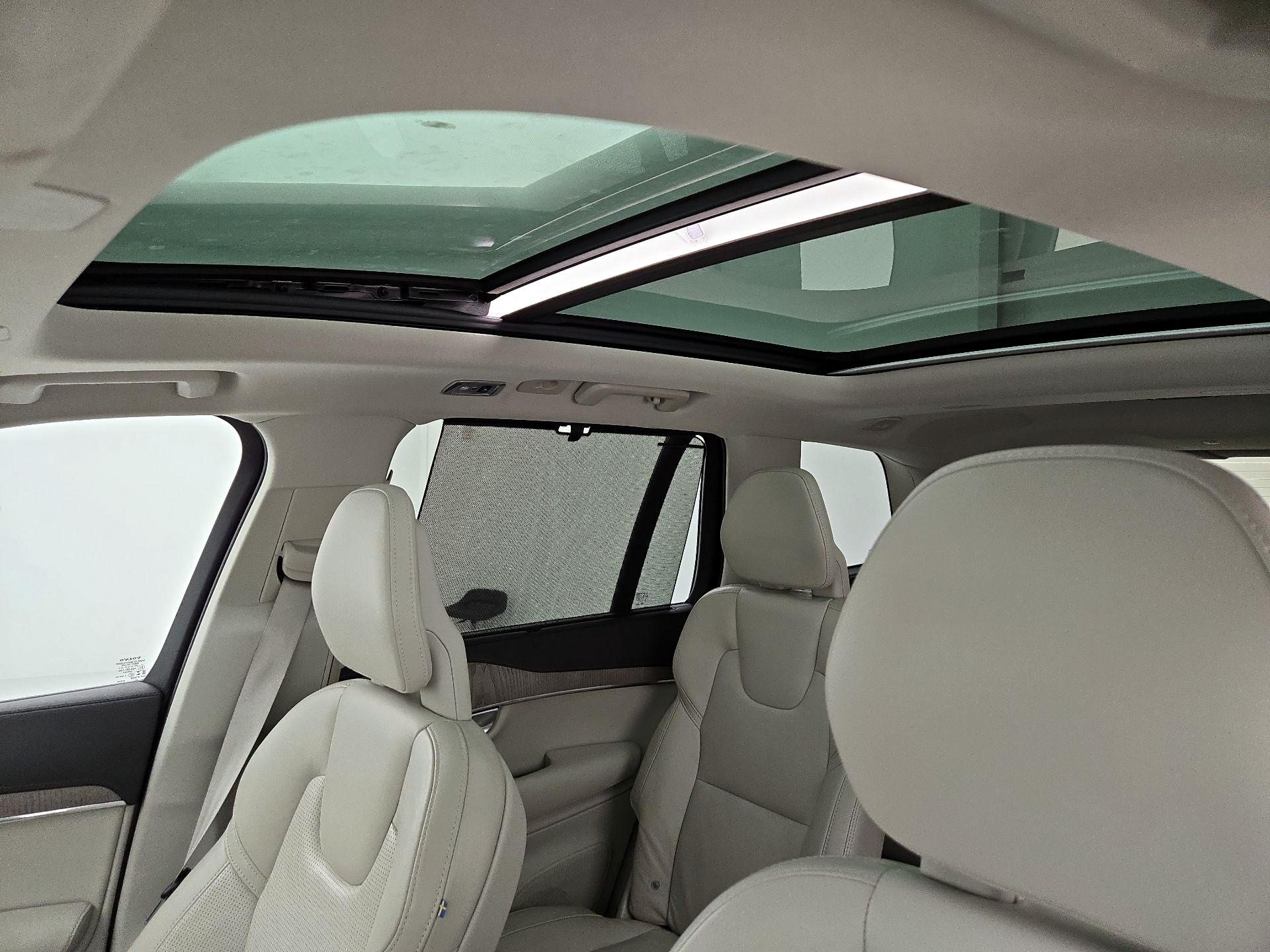 Thumbnail: 2021 Volvo XC90 - 18