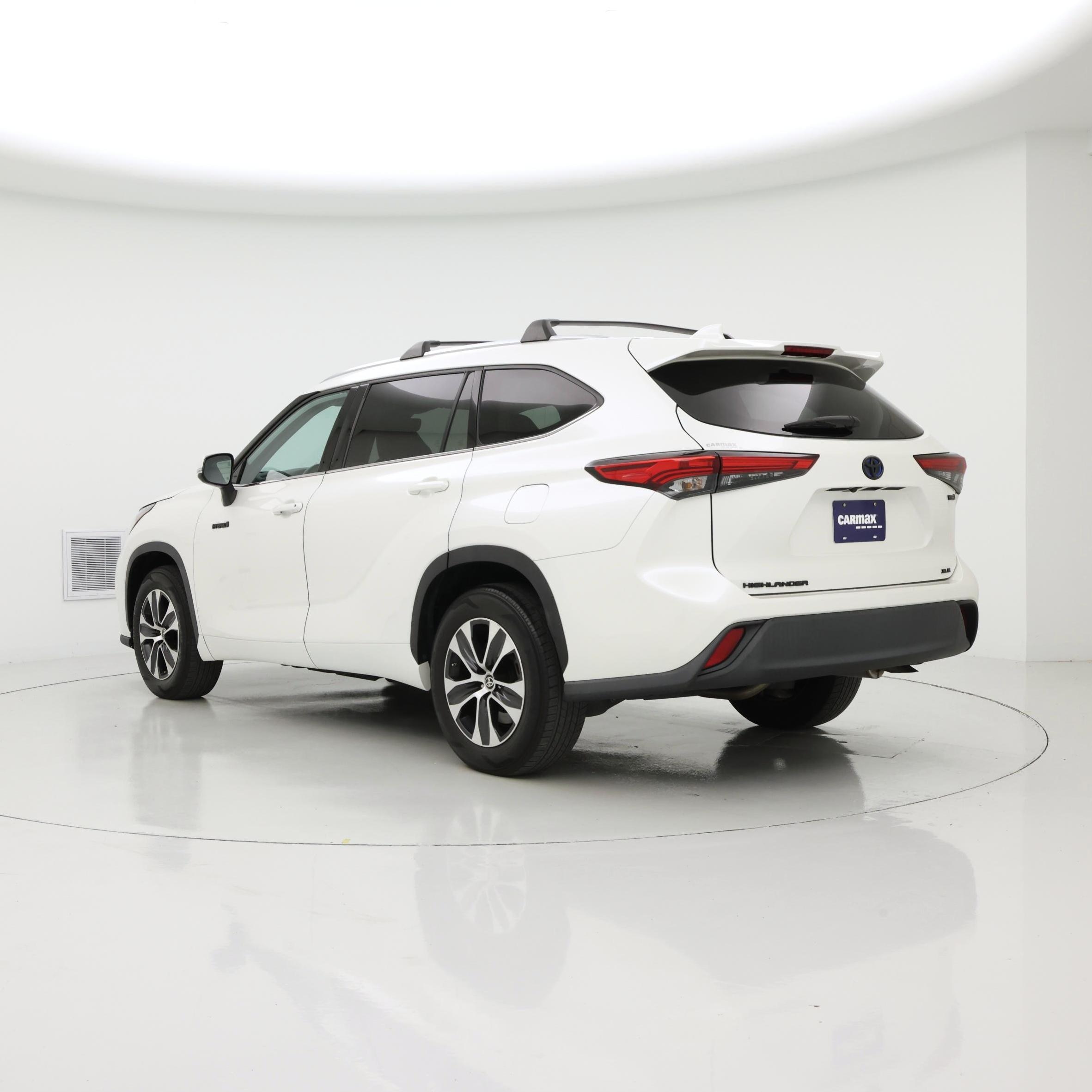 Thumbnail: 2021 Toyota Highlander - 2