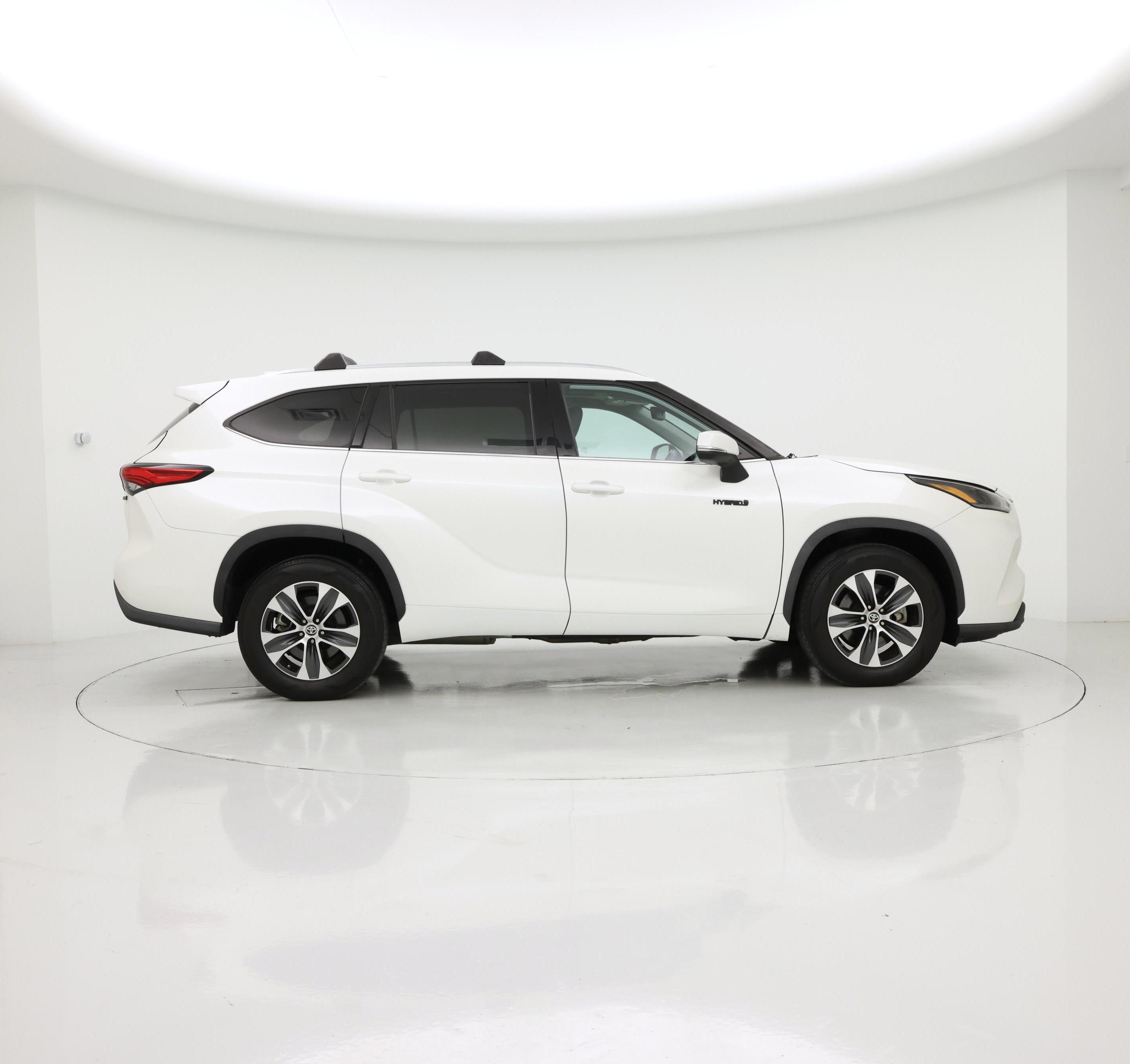Thumbnail: 2021 Toyota Highlander - 7