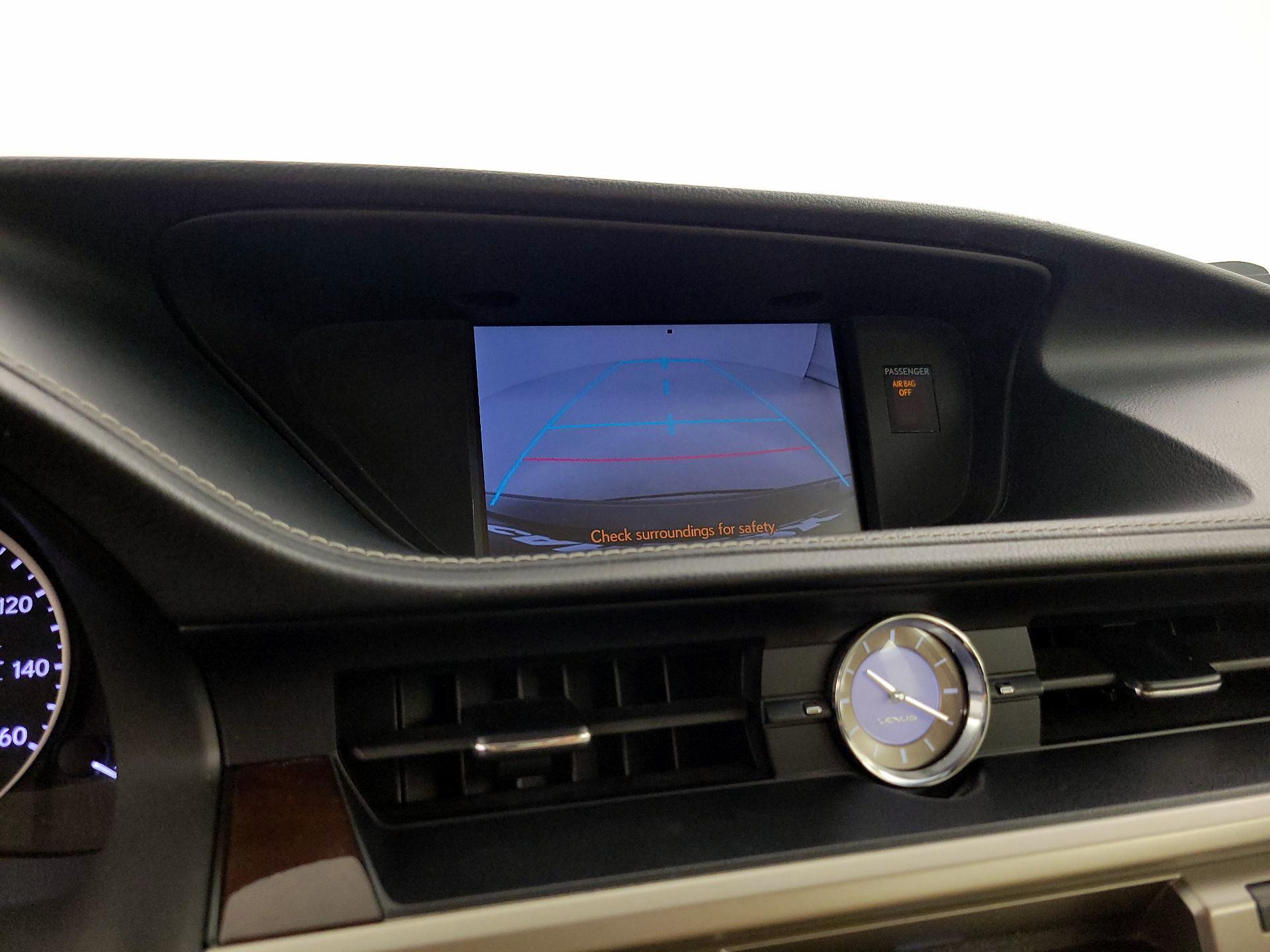 Thumbnail: 2013 Lexus ES - 15