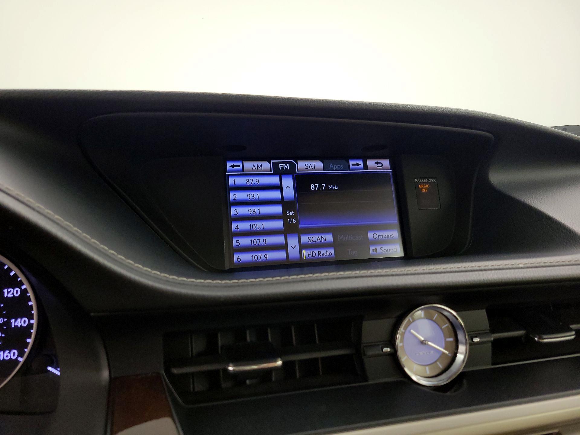 Thumbnail: 2013 Lexus ES - 16