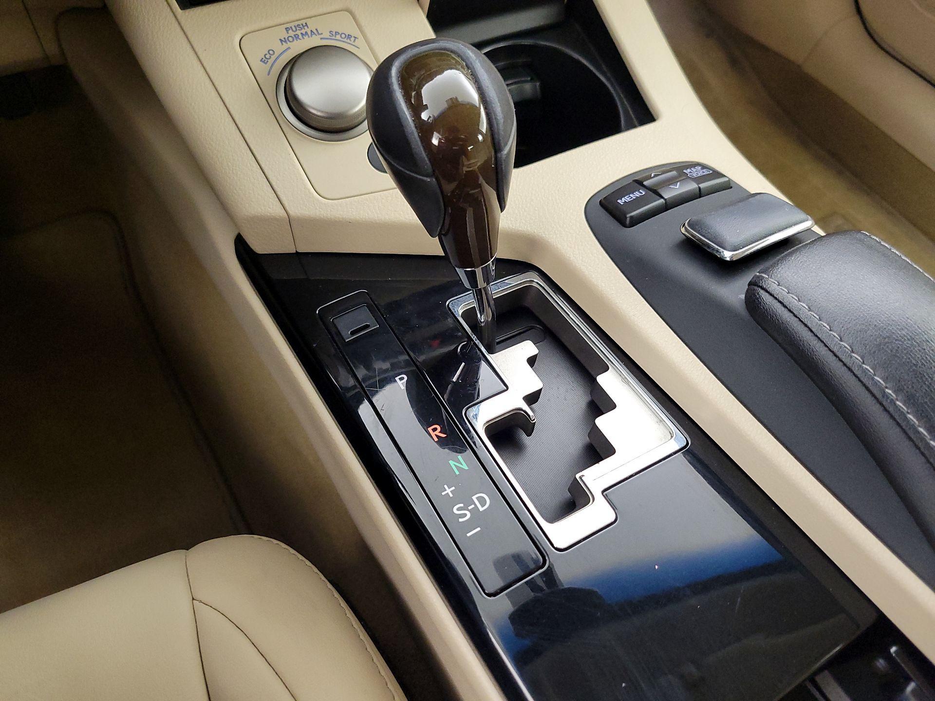 Thumbnail: 2013 Lexus ES - 18