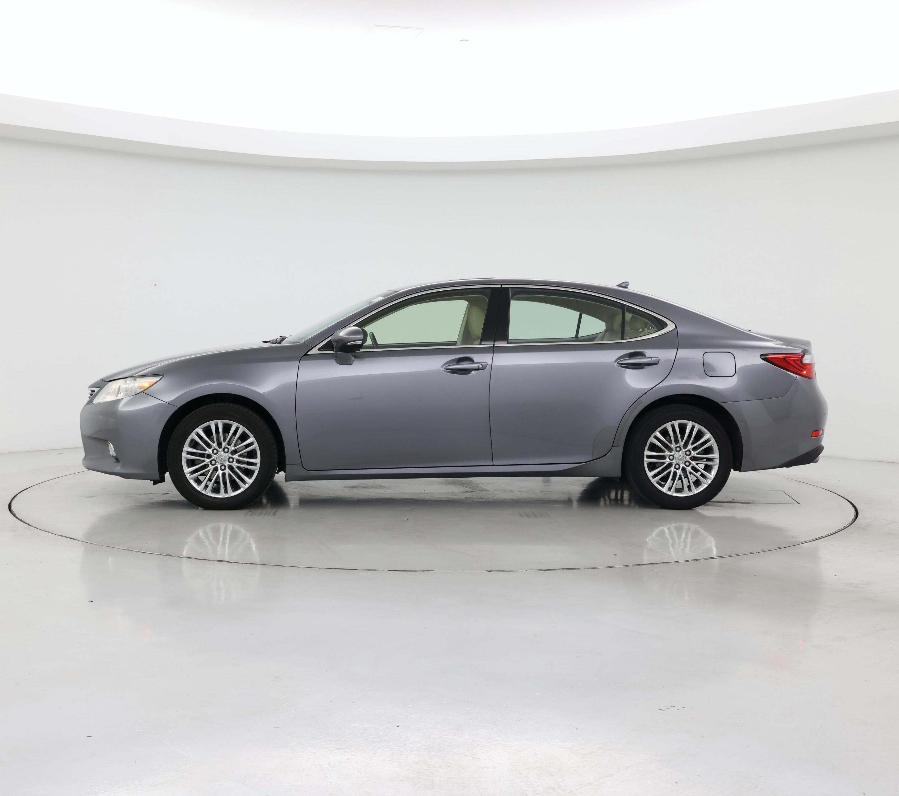 Thumbnail: 2013 Lexus ES - 3