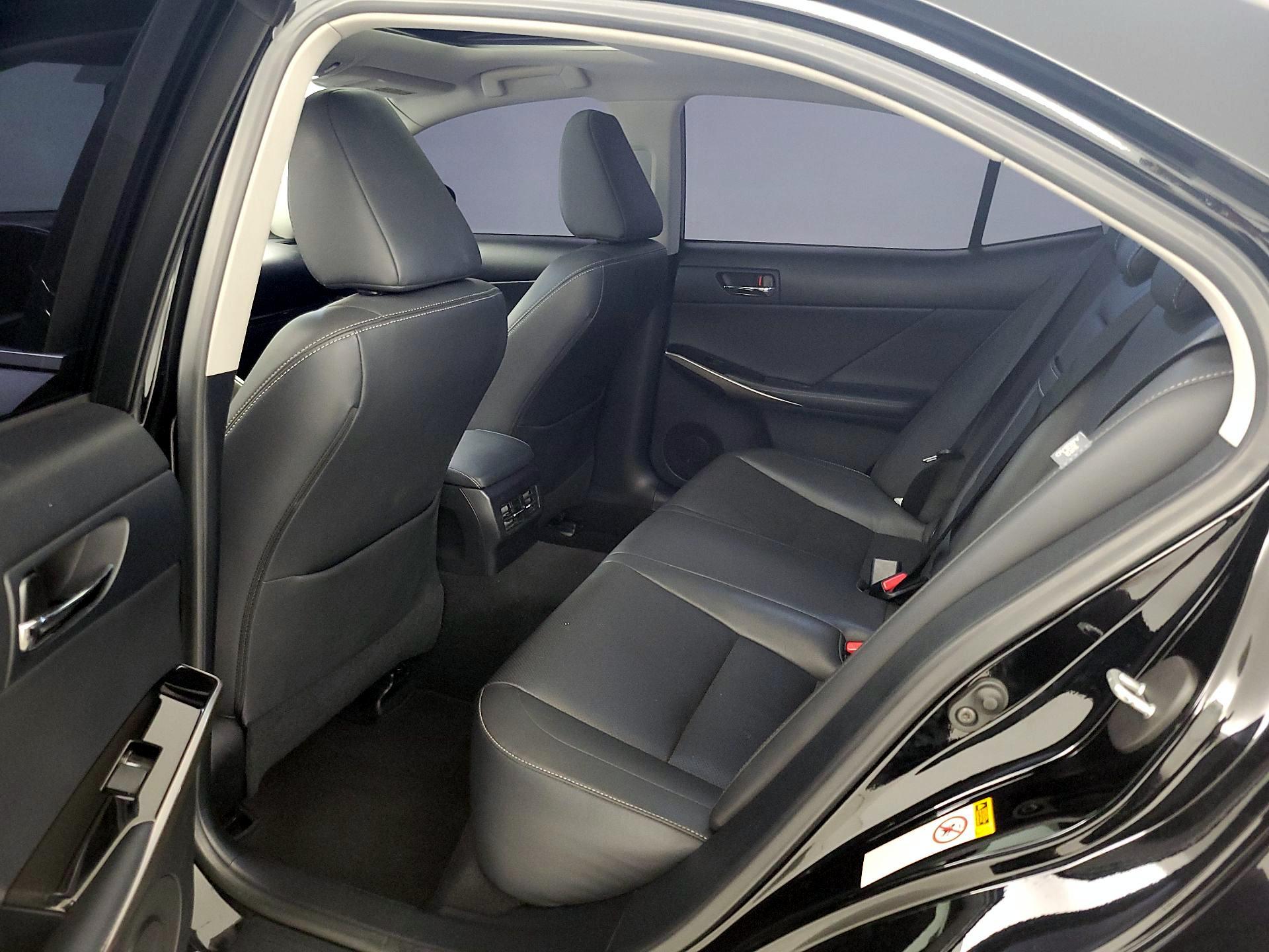 Thumbnail: 2015 Lexus IS - 19